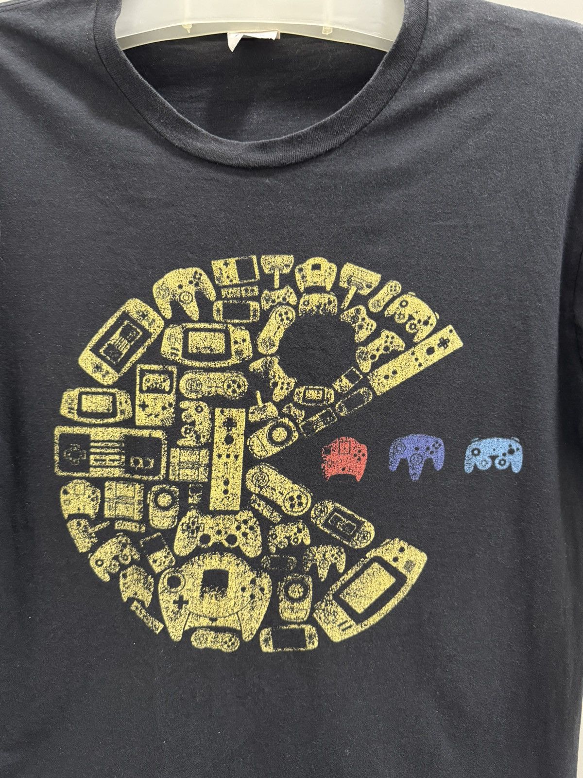 Other PAC-MAN MADE OF GAME CONTROLLERS T-SHIRT VIDEO GAME RETRO Size US S / EU 44-46 / 1 - 3 Thumbnail
