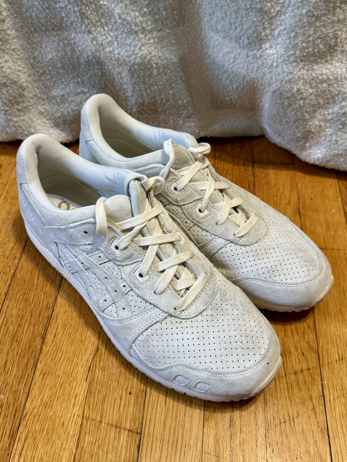 Asics Asics 30th Anniversary Gel Lyte iii OG - Cream Suede Size US 11.5 / EU 44-45 - 1 Thumbnail