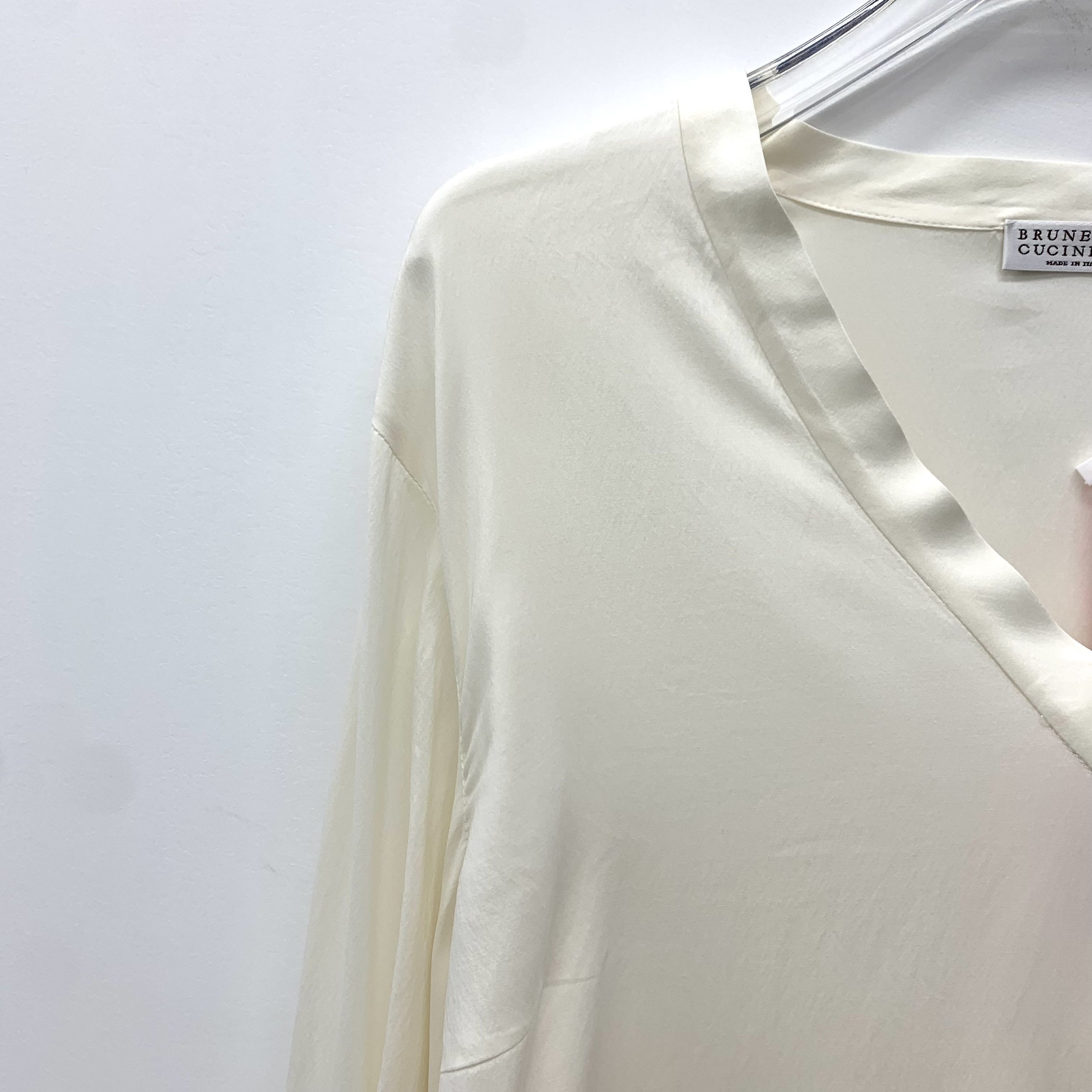 Brunello Cucinelli CW0378 Brunello Cucinelli V-Neck Cream Silk Blouse Size L / US 10 / IT 46 - 3 Thumbnail