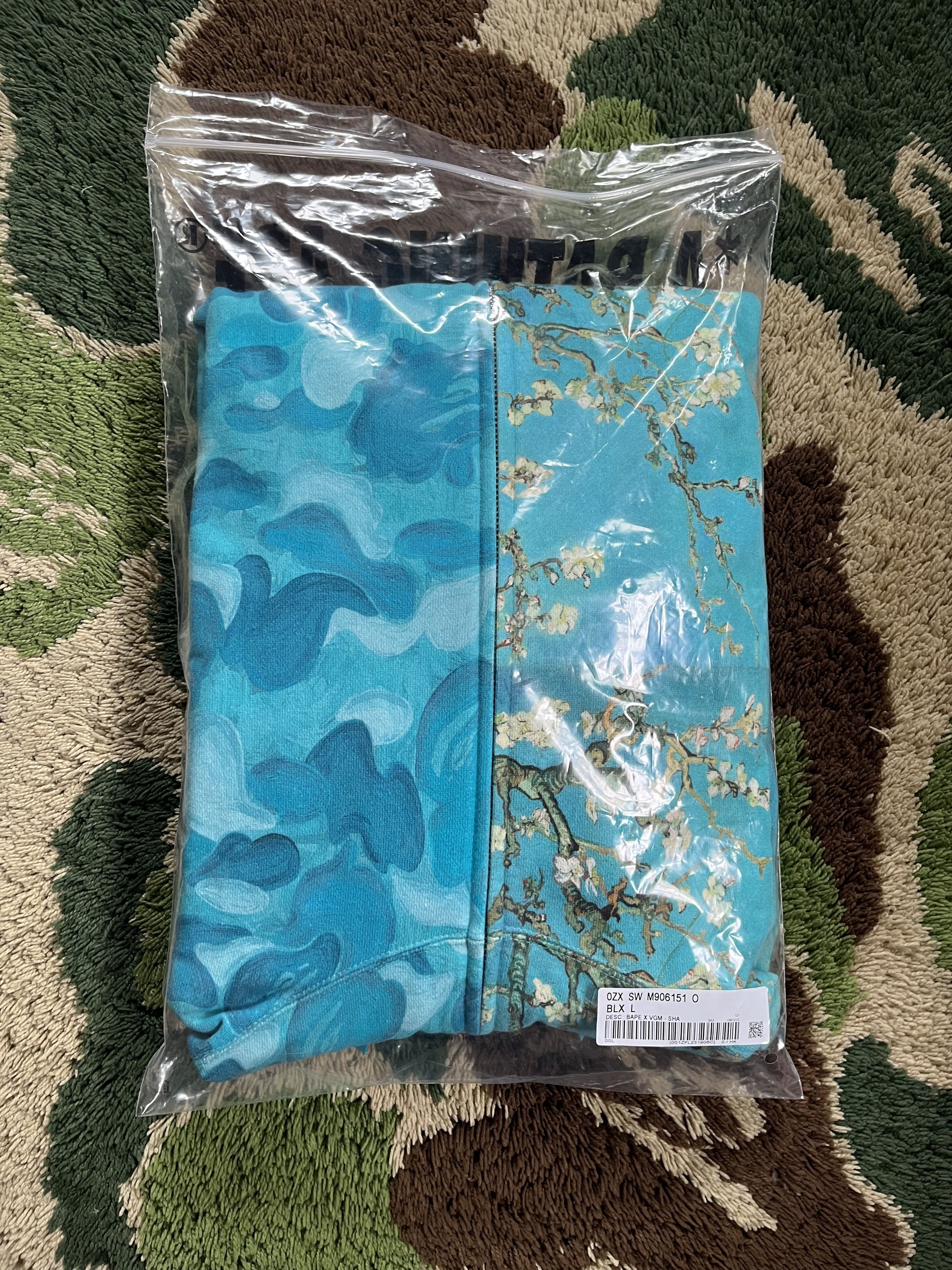 Bape BAPE VAN GOGH MUSEUM SHARK FULL ZIP HOODIE SAX Size US L / EU 52-54 / 3 - 4 Thumbnail