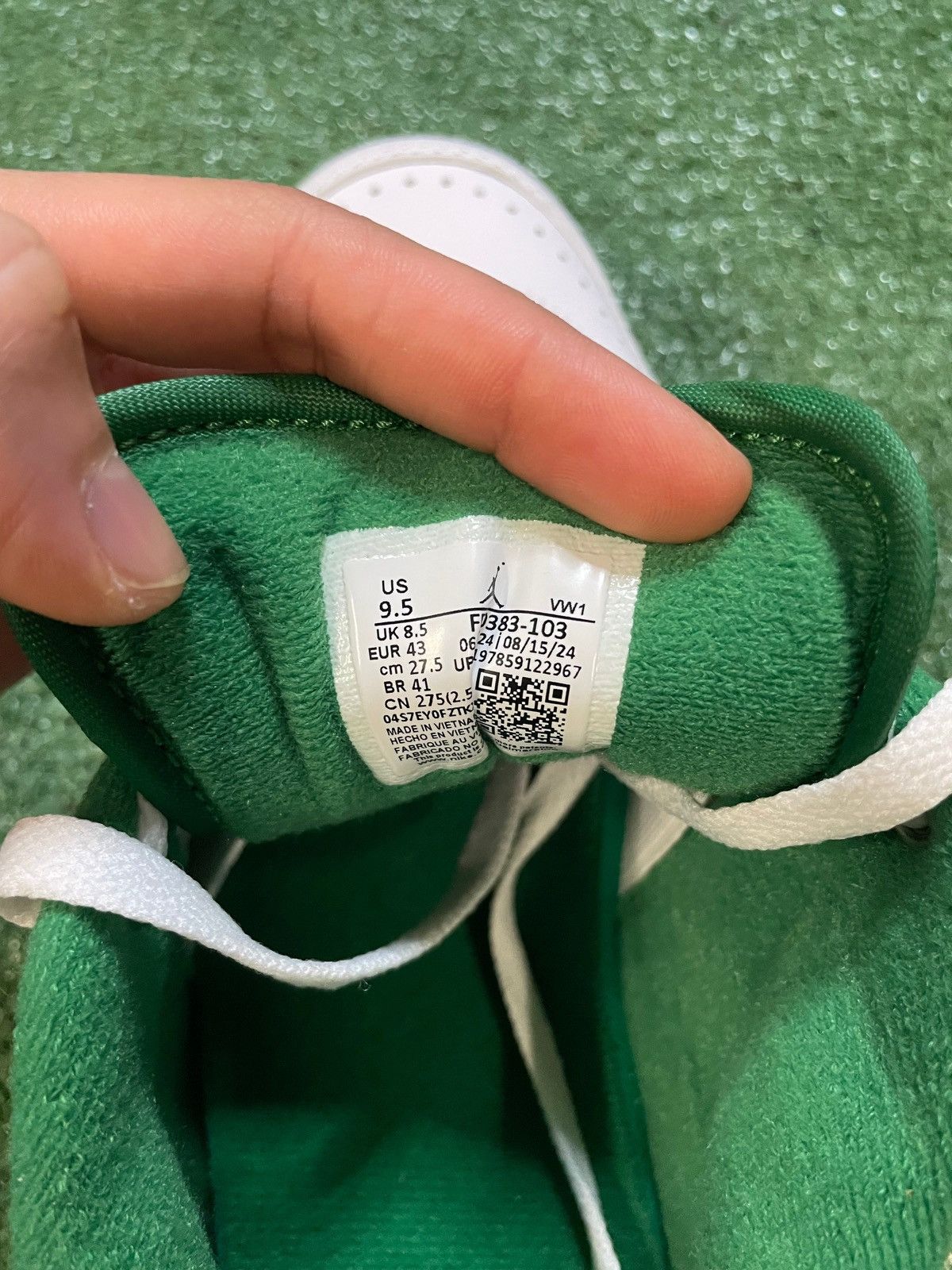 Jordan Brand Air Jordan 2/3 white pine green Size US 9.5 / EU 42-43 - 7 Thumbnail