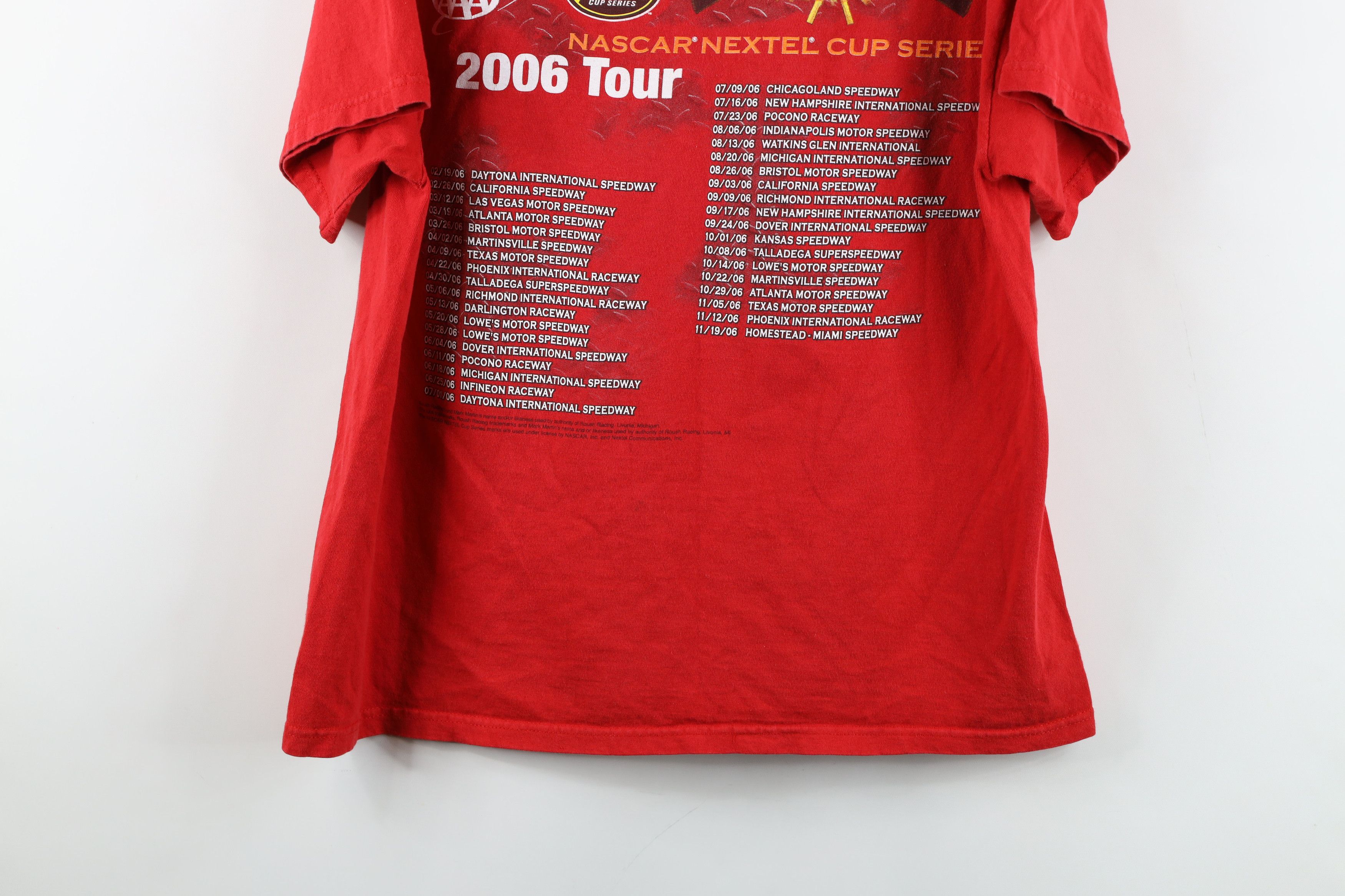 Vintage Vintage Y2K 2006 Nascar Mark Martin Racing T-Shirt Red Size US L / EU 52-54 / 3 - 17 Thumbnail