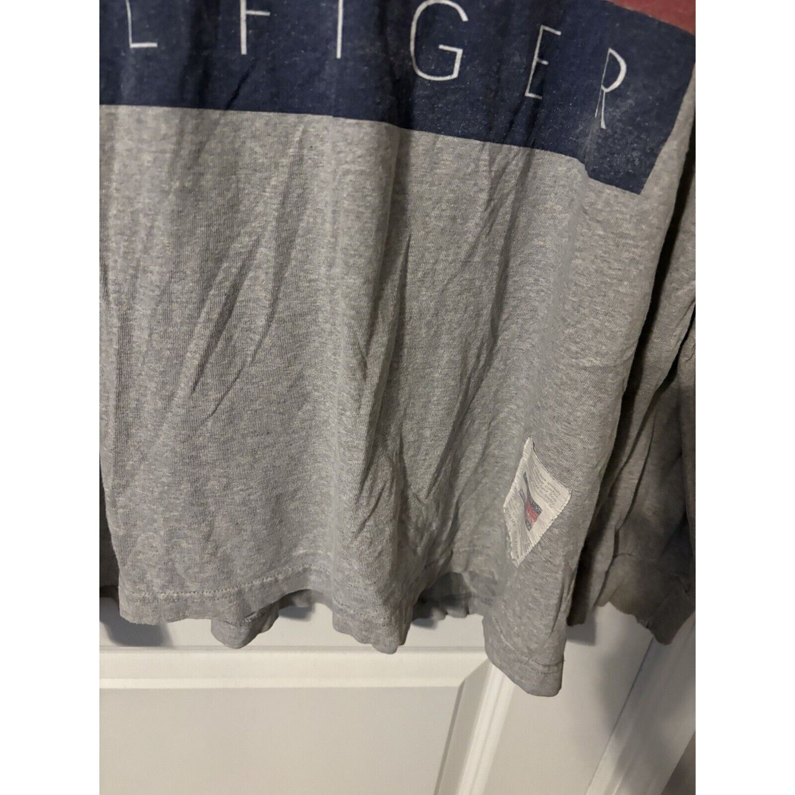 Tommy Hilfiger Vintage big flag tommy hilfiger grey distressed t-shirt Size US XL / EU 56 / 4 - 3 Thumbnail