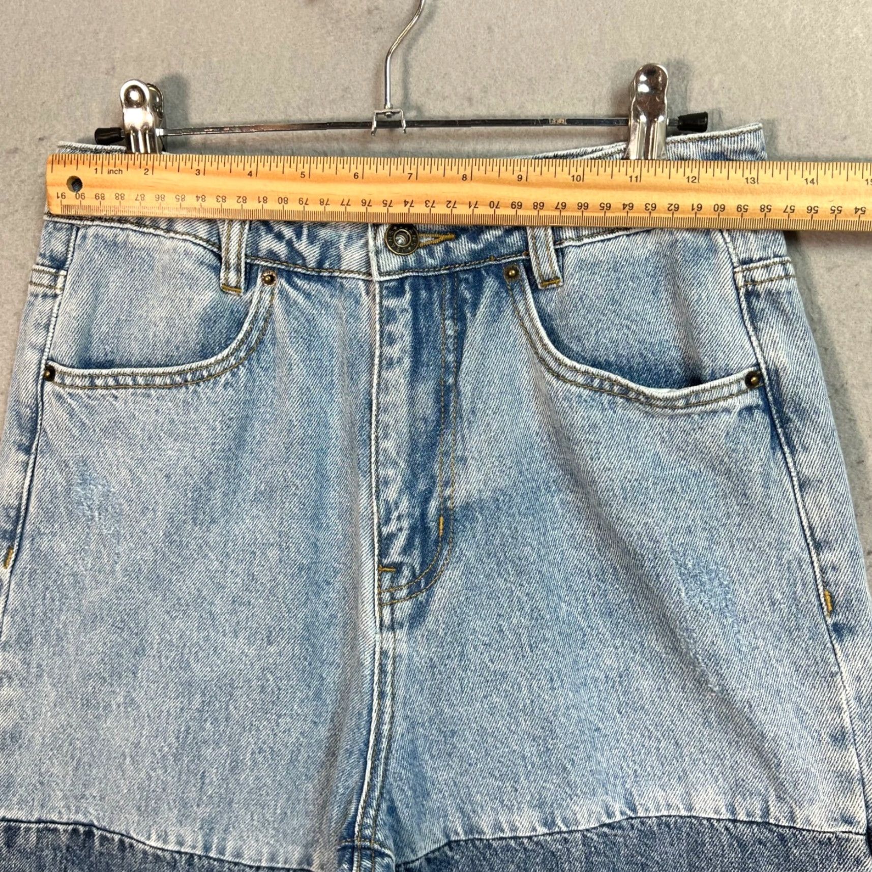 Vintage VINTAGE Rarely Alike Womens Distressed Two-Tone High-Waisted Wide-Leg Denim Jeans Size Medium Blue Size 32" / US 10 / IT 46 - 6 Thumbnail