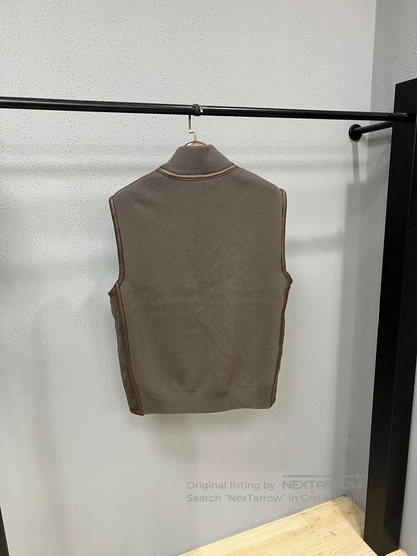 Louis Vuitton Louis Vuitton Fur Vest. Size US XXL / EU 58 / 5 - 2 Thumbnail
