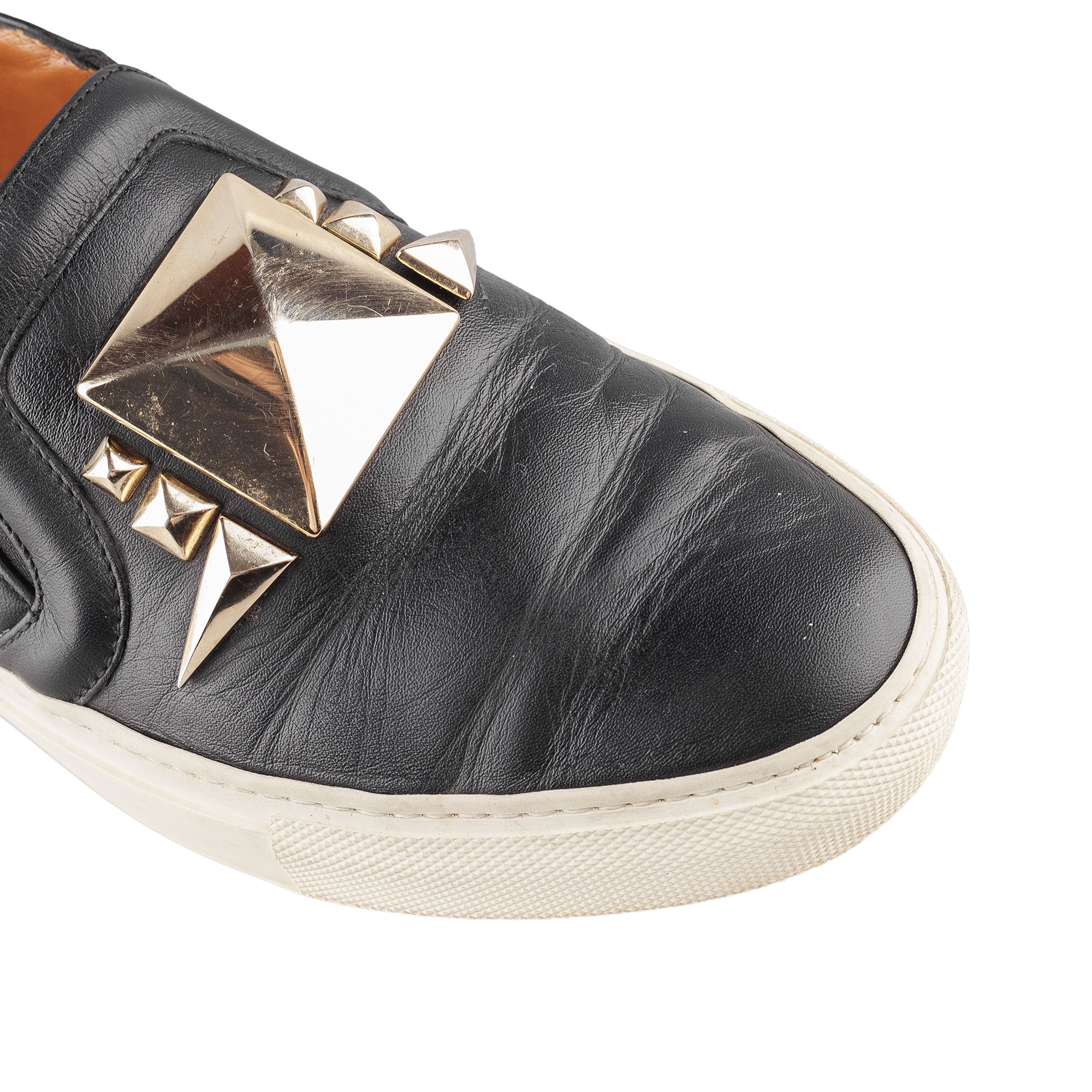 Givenchy Givenchy Paris by Tisci Studded Black Leather Slip On Shoes Size US 5 / EU 37 - 6 Thumbnail