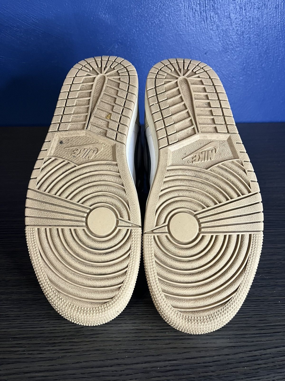 Jordan Brand Jordan 1 High Latte Womens Size US 9 / IT 39 - 5 Thumbnail