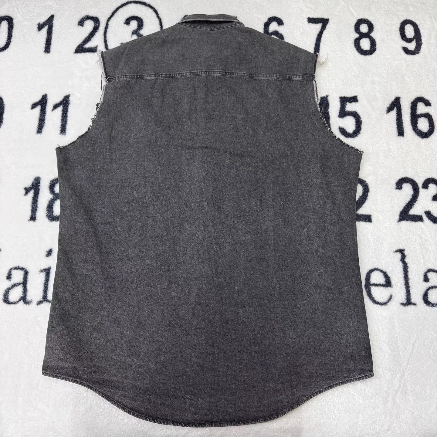 Balenciaga Balenciaga Grey Denim Vest Q10 Size US XL / EU 56 / 4 - 2 Thumbnail