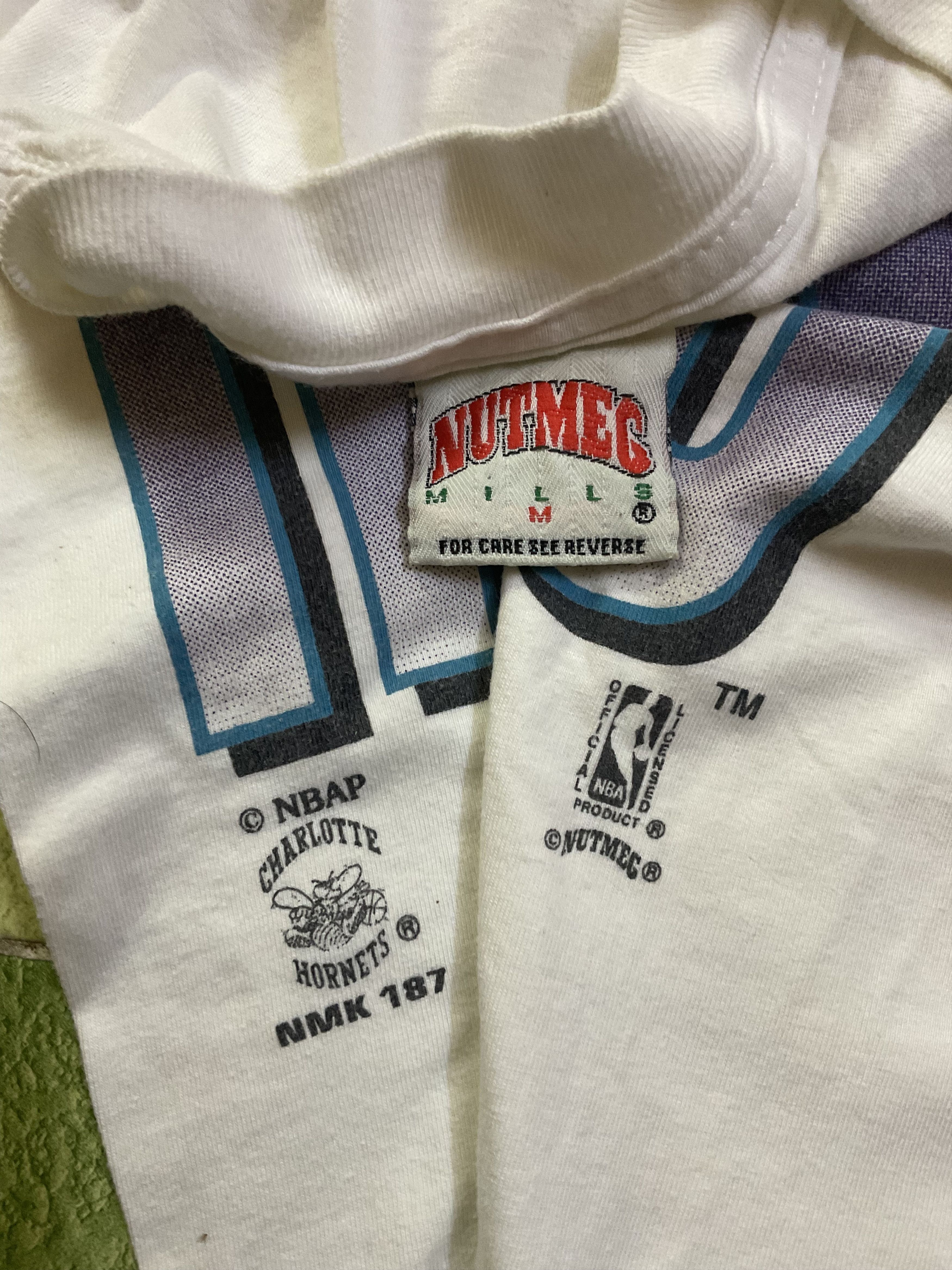 NBA Vintage 90s NBA Charlotte Hornets T-Shirt Big Print Size US M / EU 48-50 / 2 - 5 Thumbnail
