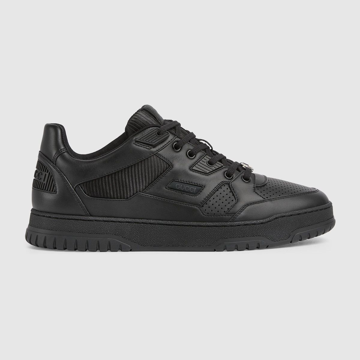 o1s1wg111025 Low-Top Sneakers in Black