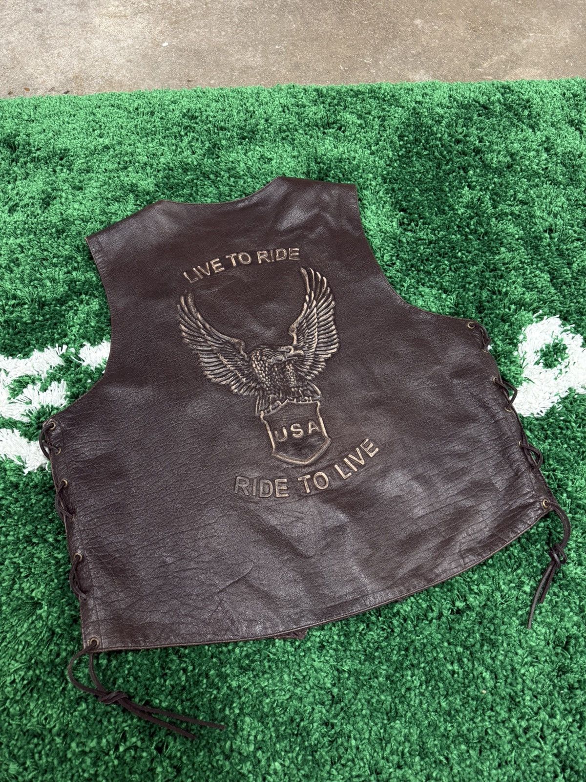 Vintage Vintage Soft Leather Biker Eagle Live to Ride Harley Vest Size US XL / EU 56 / 4 - 2 Thumbnail