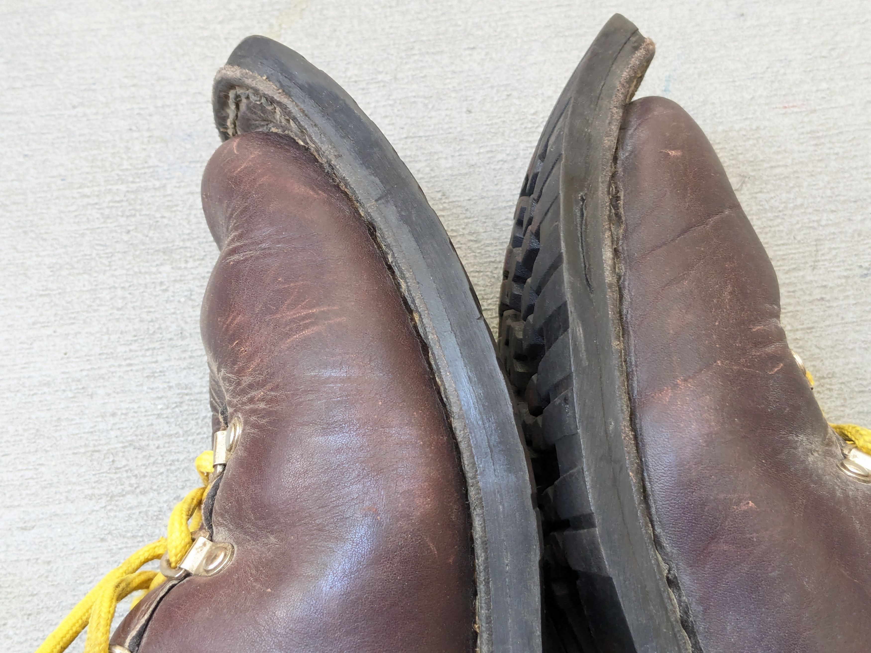 Vintage Vasque Ski Boots Brown 11 EE Wide Italy Hiking