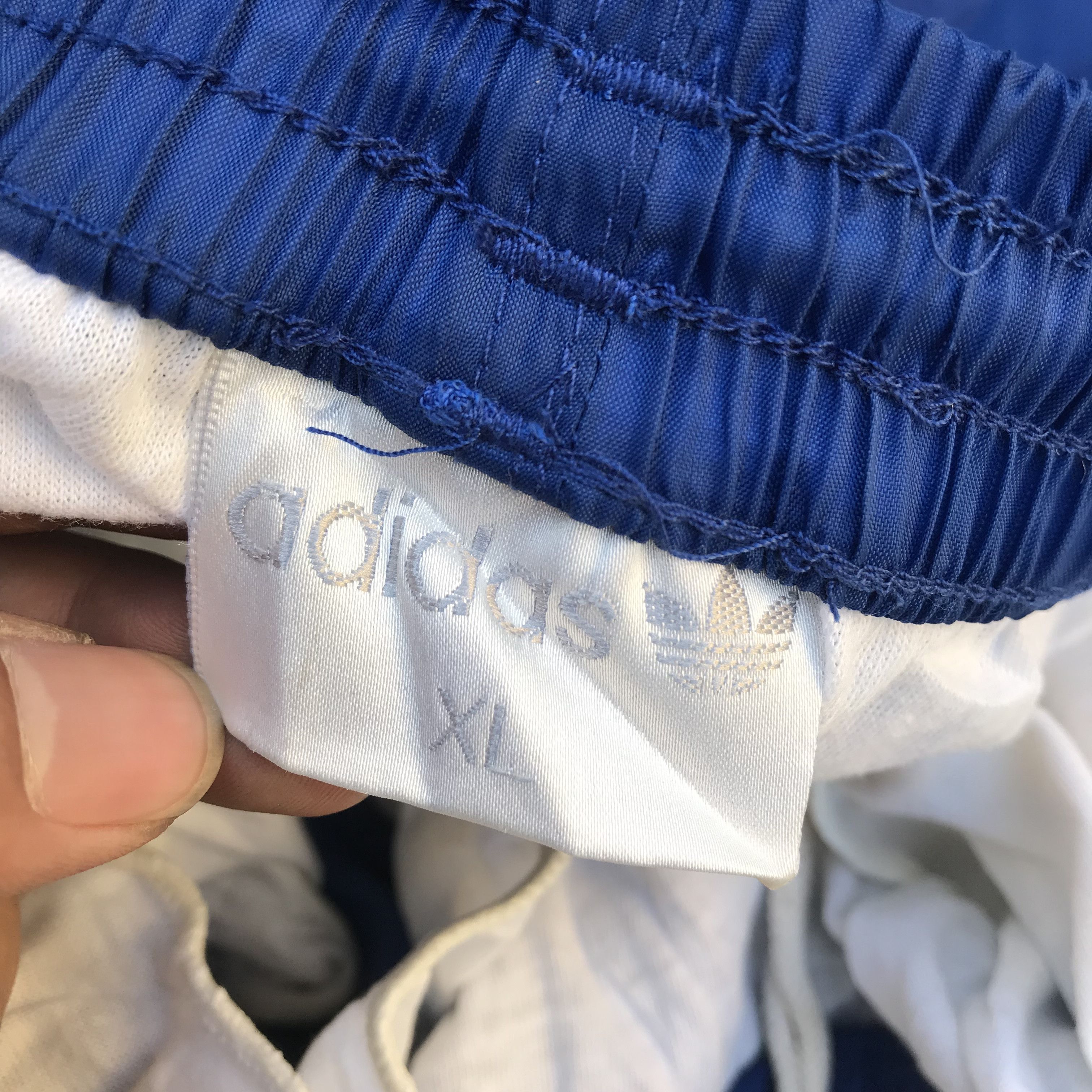 Adidas Vintage adidas Short Pants Classic Navy Blue Size US 36 / EU 52 - 5 Thumbnail
