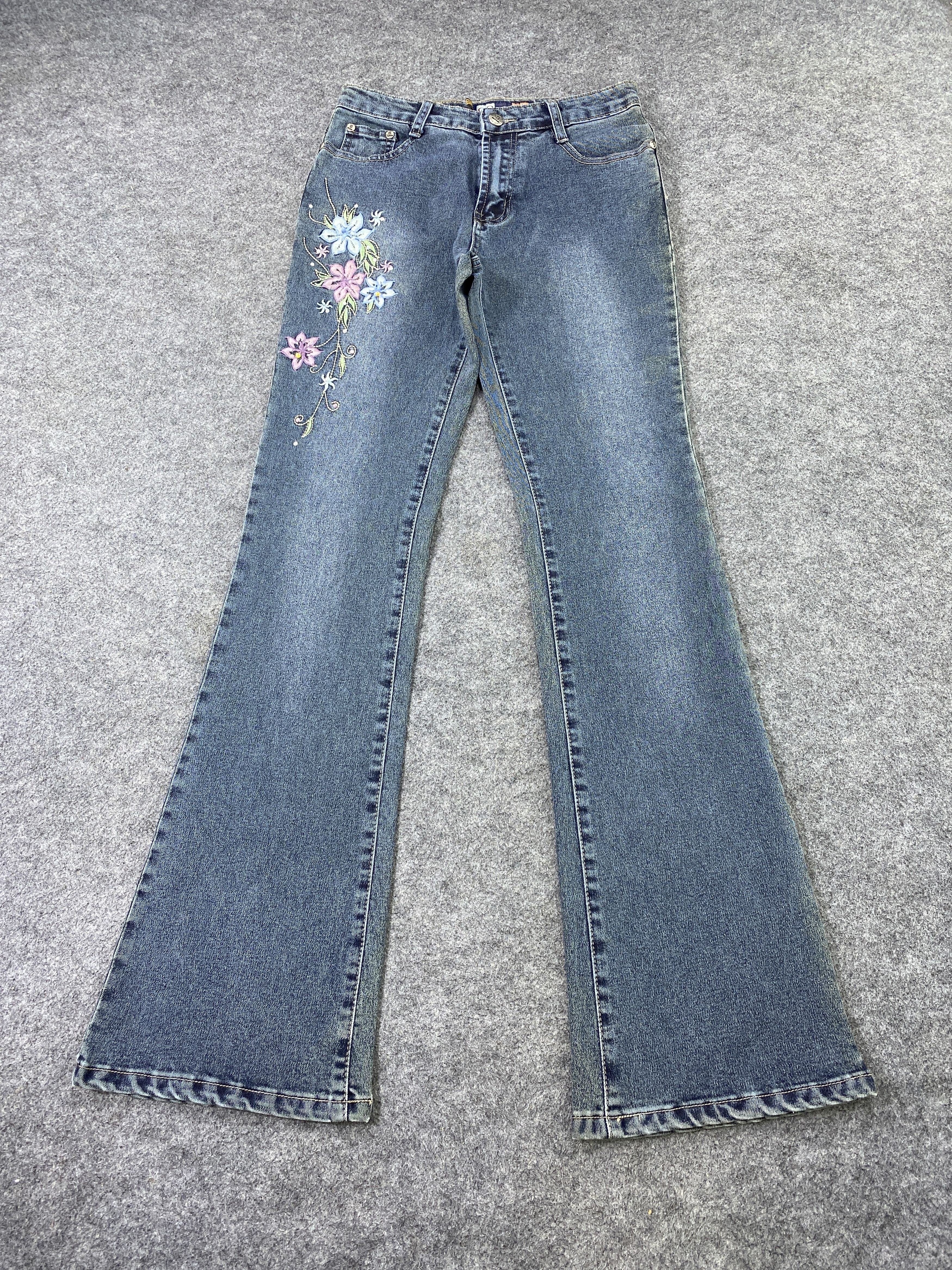 Jean Vogue Floral Embroidery Flared Wash Jeans - J1038 Size 27" / US 4 / IT 40 - 2 Thumbnail