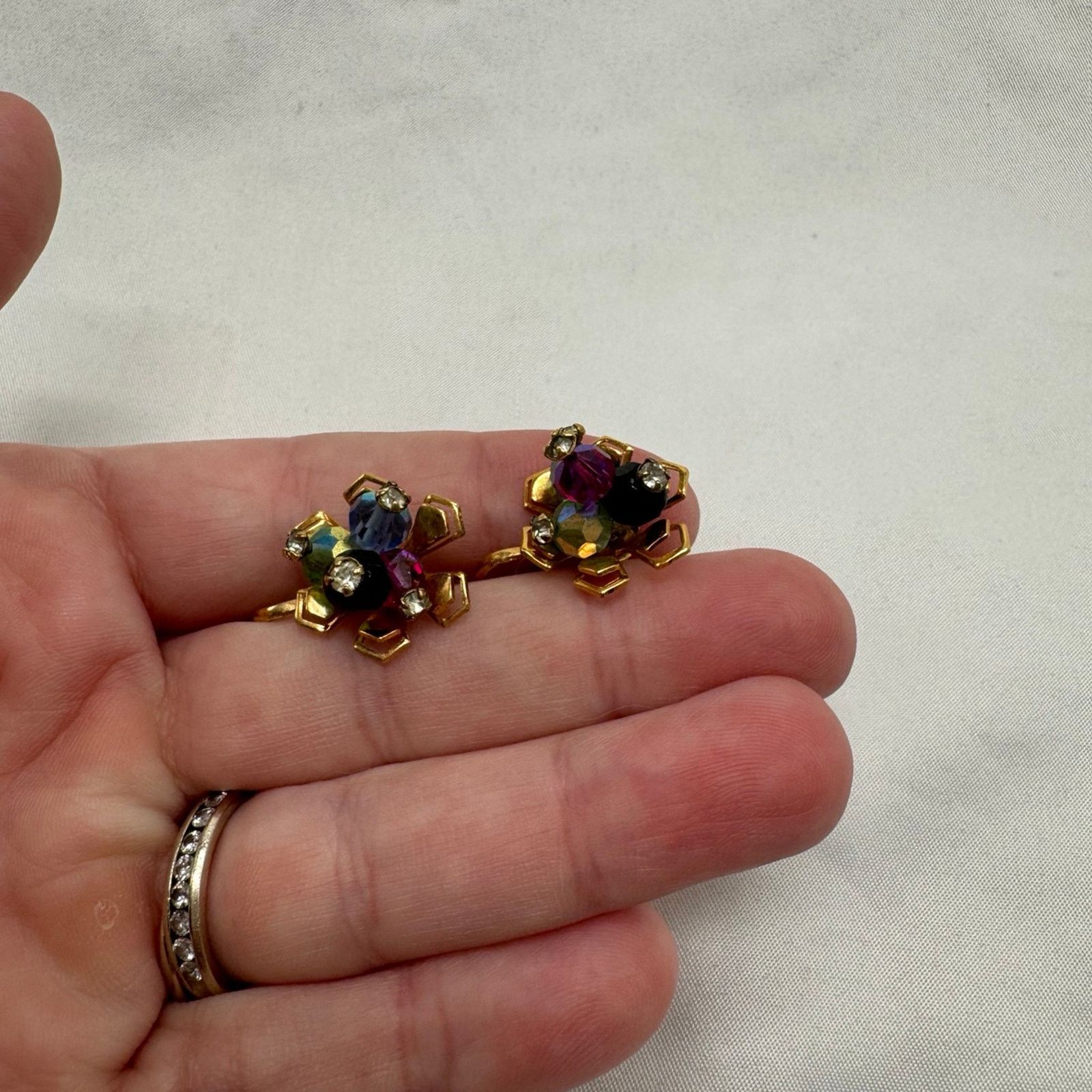 NBDN Nobrandedon VTG crystal screw back earrings Size ONE SIZE - 4 Thumbnail