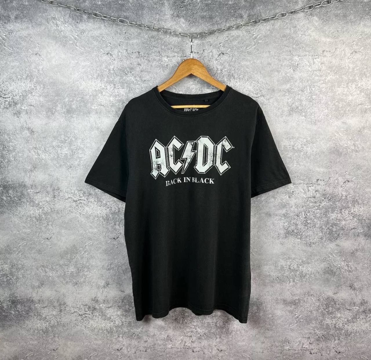 Band Tees Acdc Back In Black Tee Men's Size XL Short Sleeve Size US XL / EU 56 / 4 - 1 Thumbnail