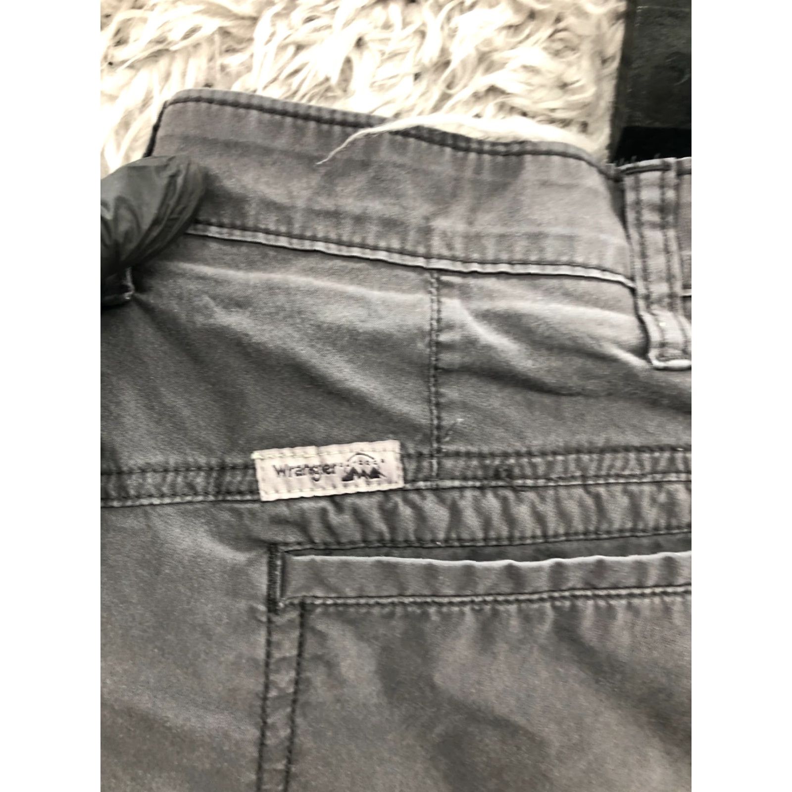 Wrangler Wrangler Shorts Mens Bermuda Regular 46 Gray Cotton Blend Mid Rise 10in Inseam 5-Pocket Logo Denim Wash Medium Size US 30 / EU 46 - 5 Thumbnail
