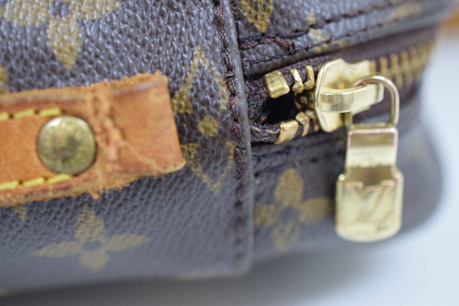 Louis Vuitton Louis Vuitton Trocadero 30 Crossbody Bag Monogram M51272 Size ONE SIZE - 12 Thumbnail