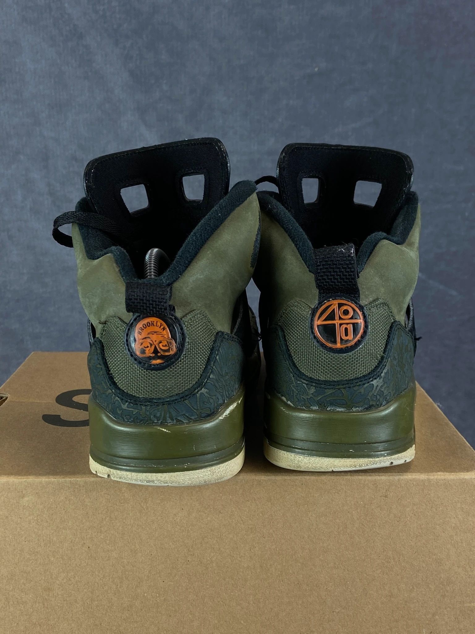Jordan Brand Air Jordan Black Green Sneakers Size 41 Size US 7.5 / EU 40-41 - 3 Thumbnail