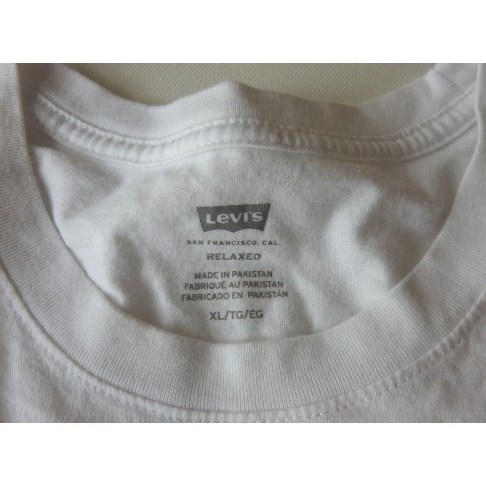 Levi's Levi's T-Shirt Men Short Sleeve XL White Graphic Print MINT Condition Size US XL / EU 56 / 4 - 5 Thumbnail