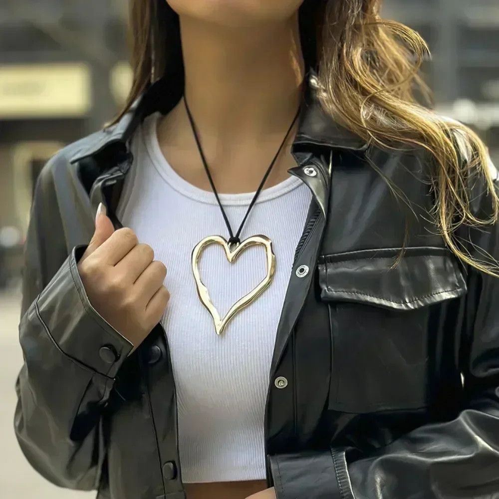 Other Trendy Hollowed Out Large Heart Shape Pendant Necklace Size ONE SIZE - 1 Thumbnail