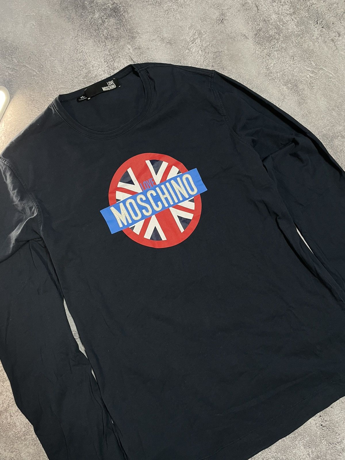 Moschino Love Moschino BIG LOGO UK Flag LS Tee Streetwear Size US XL / EU 56 / 4 - 2 Thumbnail