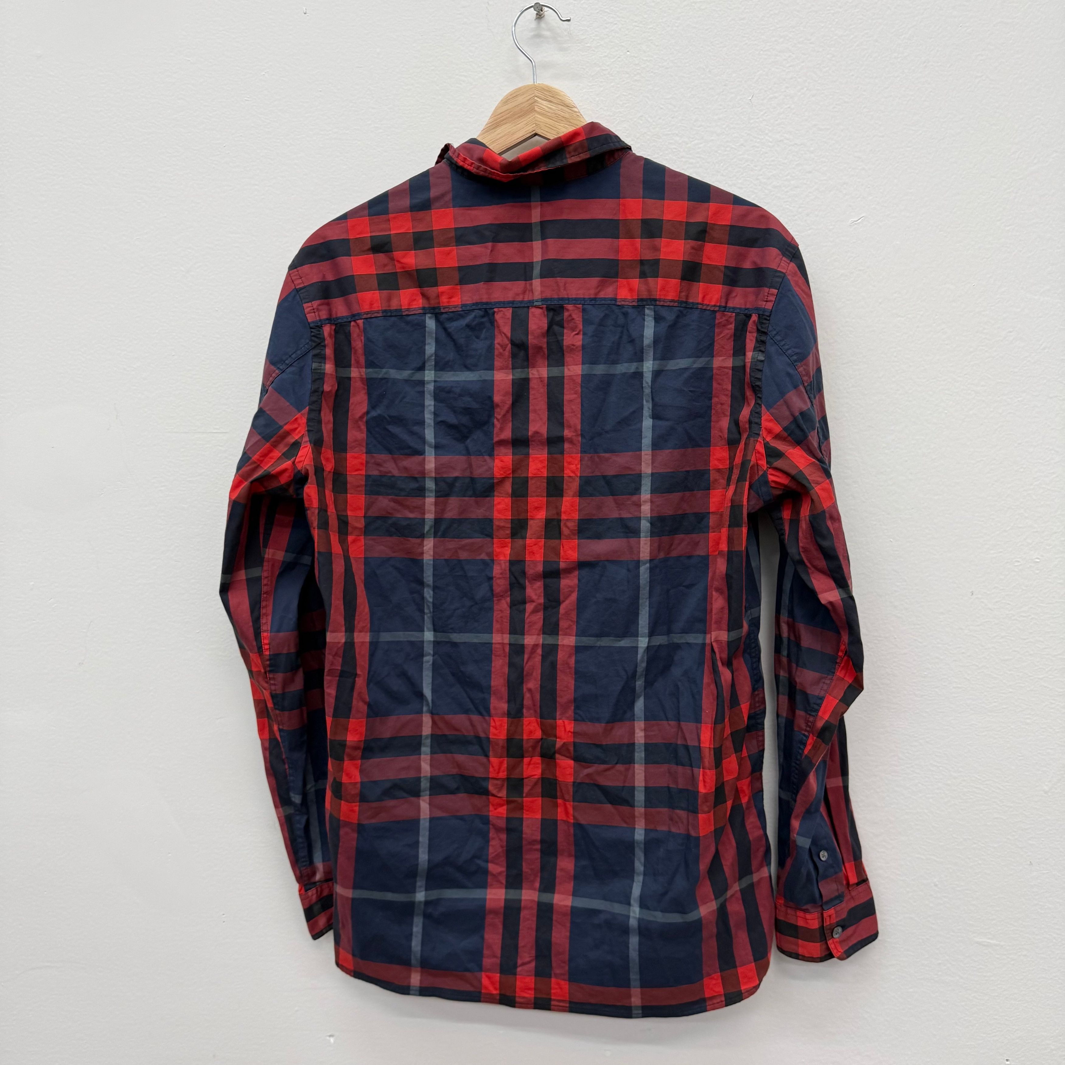 Burberry Burberry Flannel Longsleeve Red Button Up- Size M Size US M / EU 48-50 / 2 - 2 Thumbnail