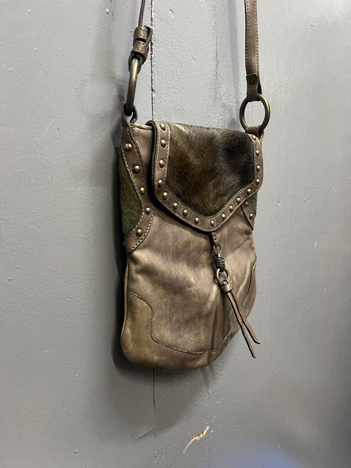 Genuine Leather Yurena by Estro Sling Bag Made in Italy Size ONE SIZE - 3 Thumbnail