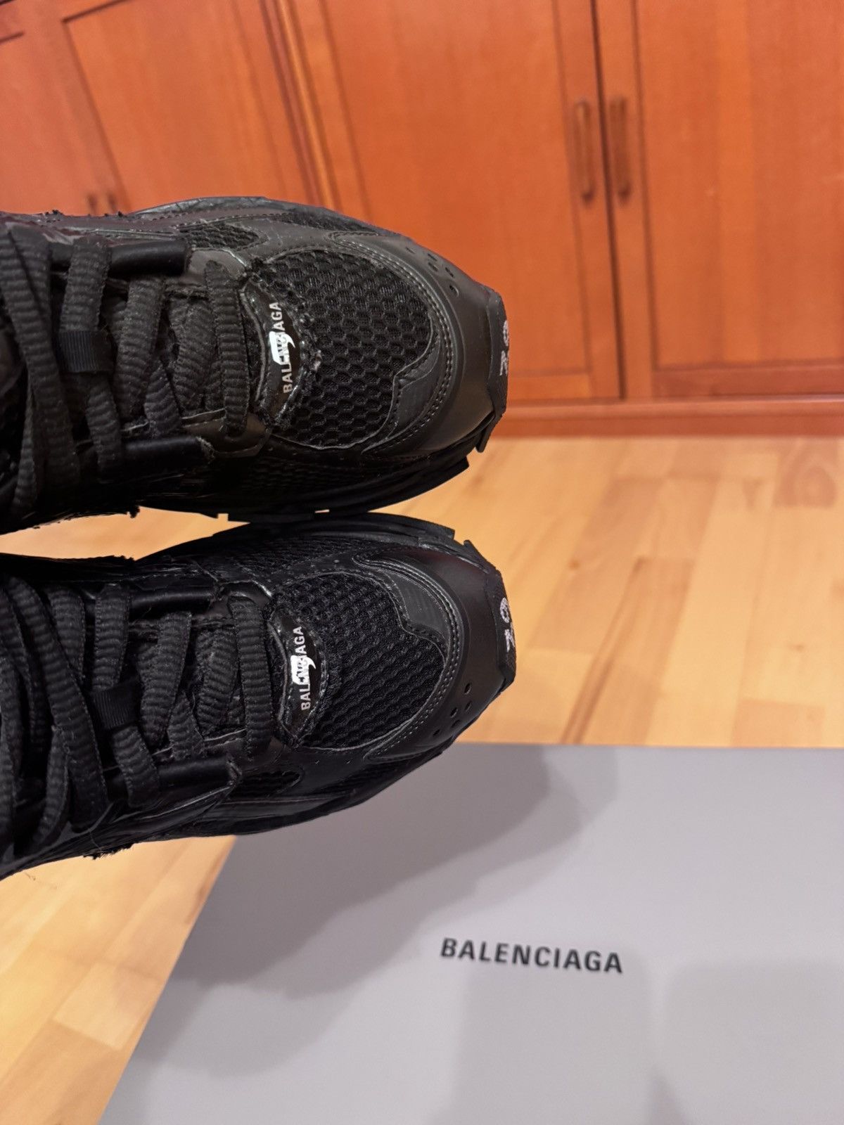 Balenciaga Balenciaga Runner Triple Black Size US 6 / EU 39 - 11 Thumbnail