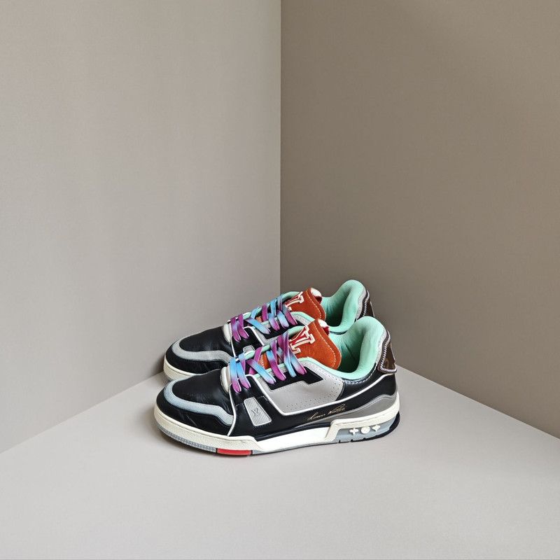 Louis Vuitton Louis Vuitton Trendy Low-Top Sneakers for Men 0079 Size US 8.5 / EU 41-42 - 1 Thumbnail