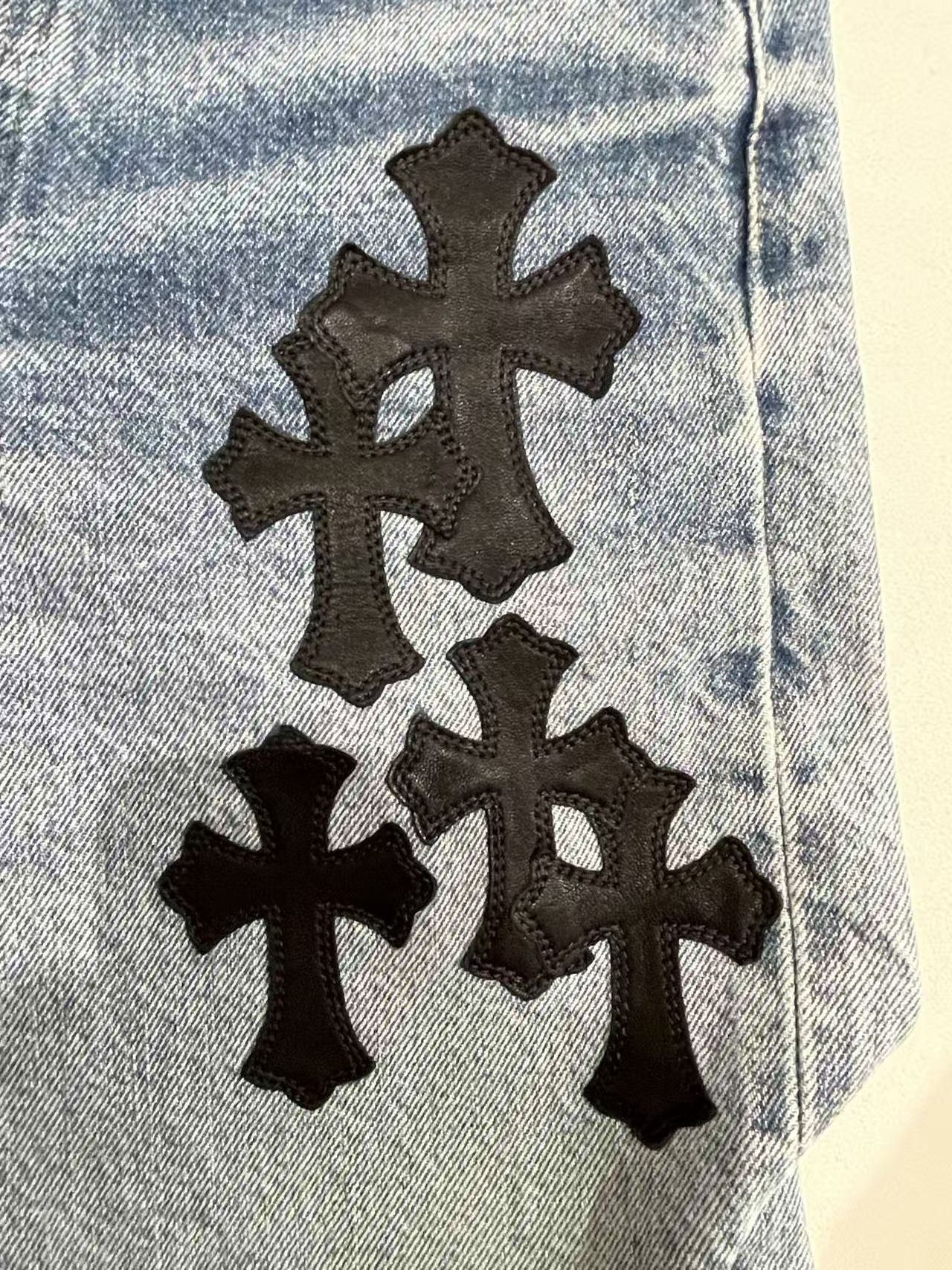 Chrome Hearts Chrome Hearts Levi's 501 Black Cross Leather Patch Jeans Size 26" / US 2 / IT 38 - 3 Thumbnail