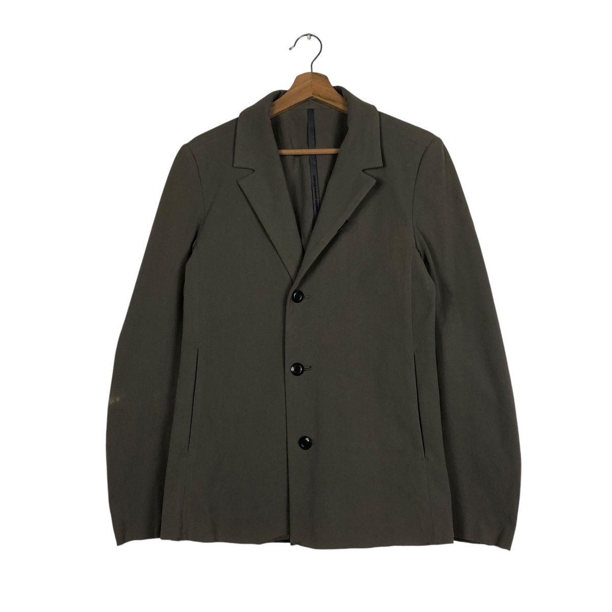 Kazuyuki Kumagai Attachment 🔥CASUAL COATS JACKETS BUTTON KAZUYUKI KUMAGAI ATTACHMENT Size US S / EU 44-46 / 1 - 1 Thumbnail