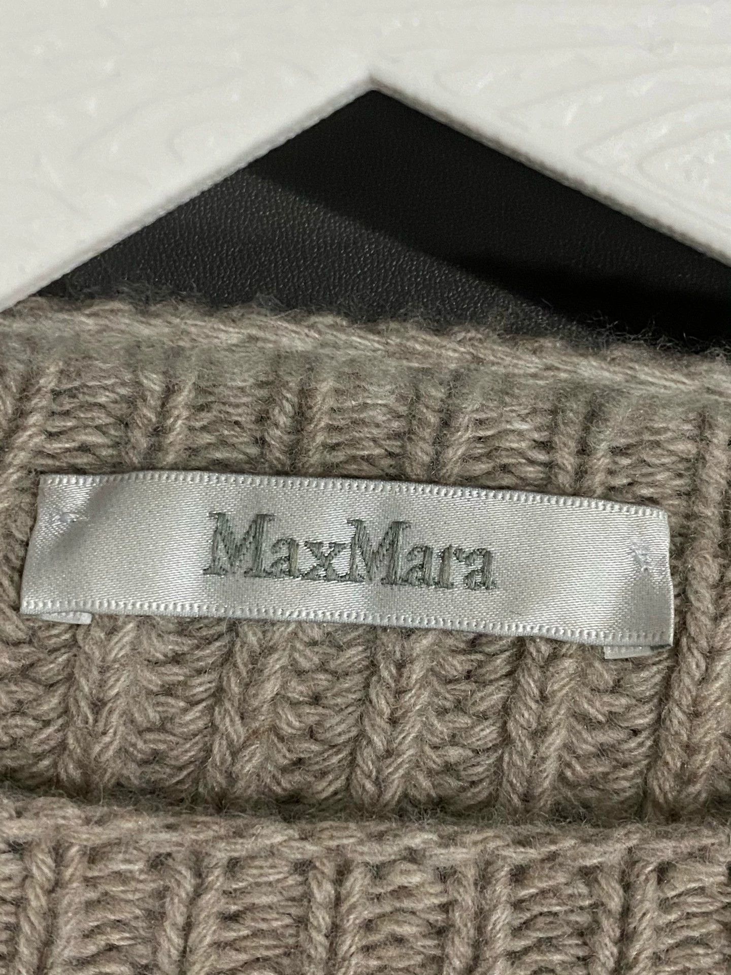 Max Mara MAX MARA SWEATER SIZE S NWT Size S / US 4 / IT 40 - 6 Thumbnail