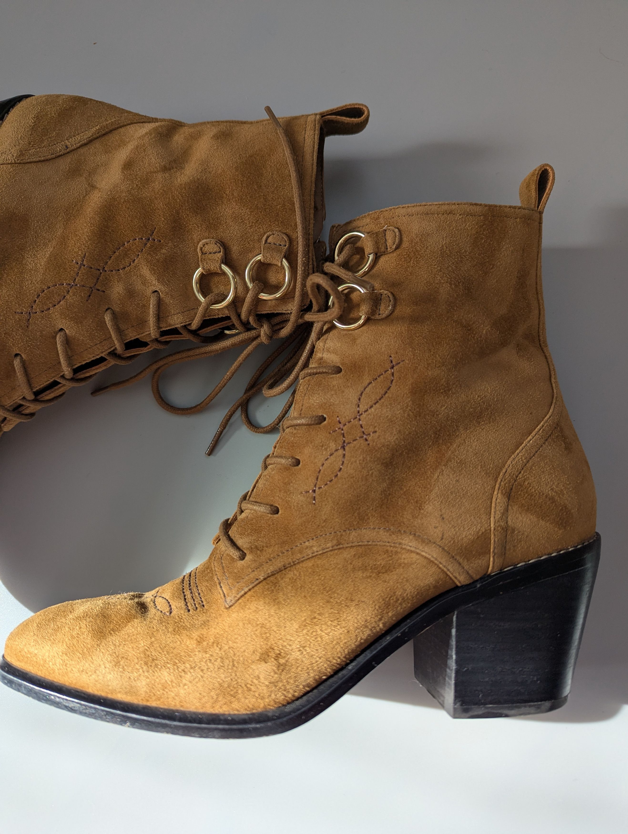 Diane von Furstenberg × Japanese Brand Diane Von Furstenberg Dakota Suede Ankle Boots Size US 8 / IT 38 - 2 Thumbnail