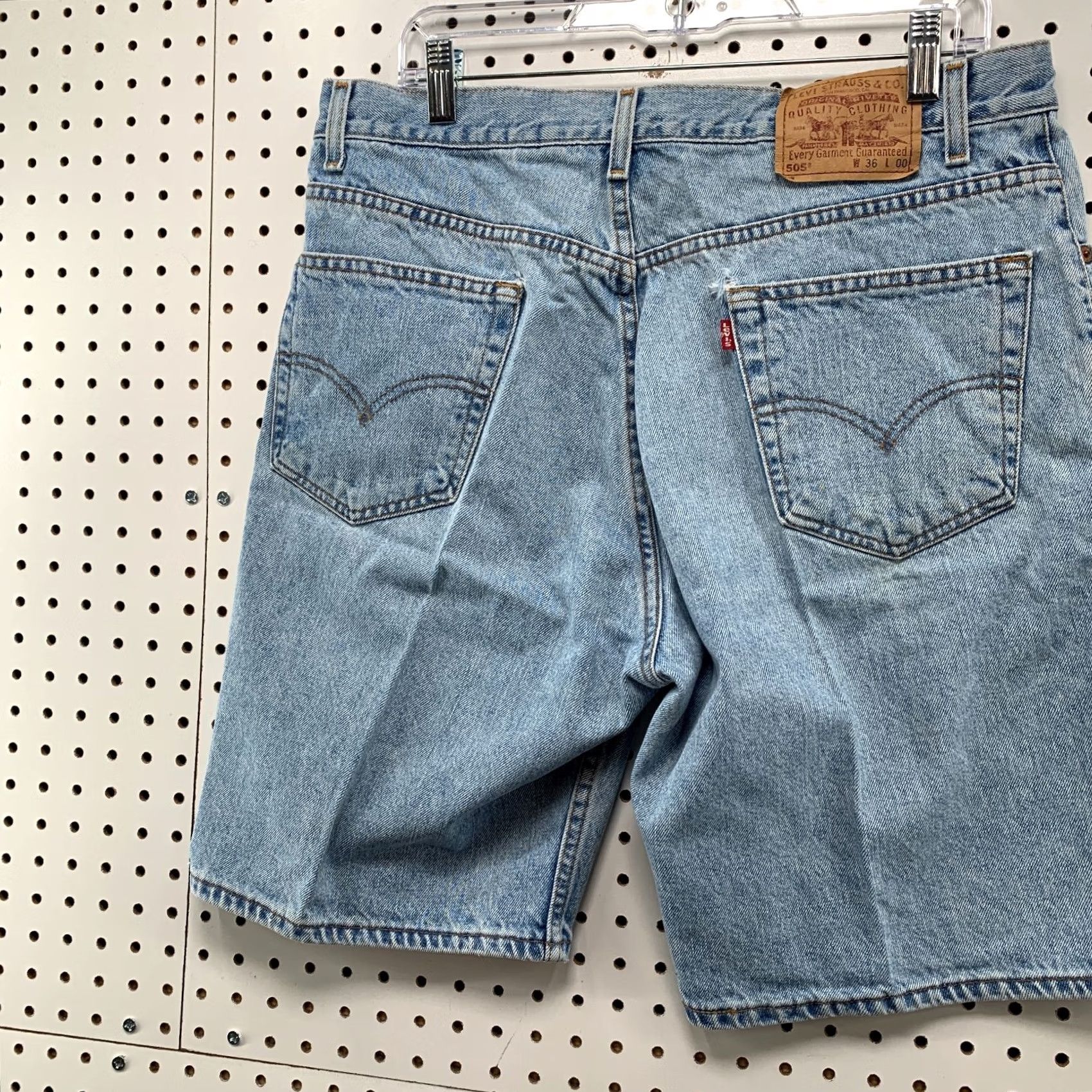 Levi's VINTAGE Levi's 505 Denim Shorts Mens Size 36 Fits 33x9 Light Wash Bermuda Casual Mens Blue Denim Shorts 9" Inseam Size US 36 / EU 52 - 7 Thumbnail