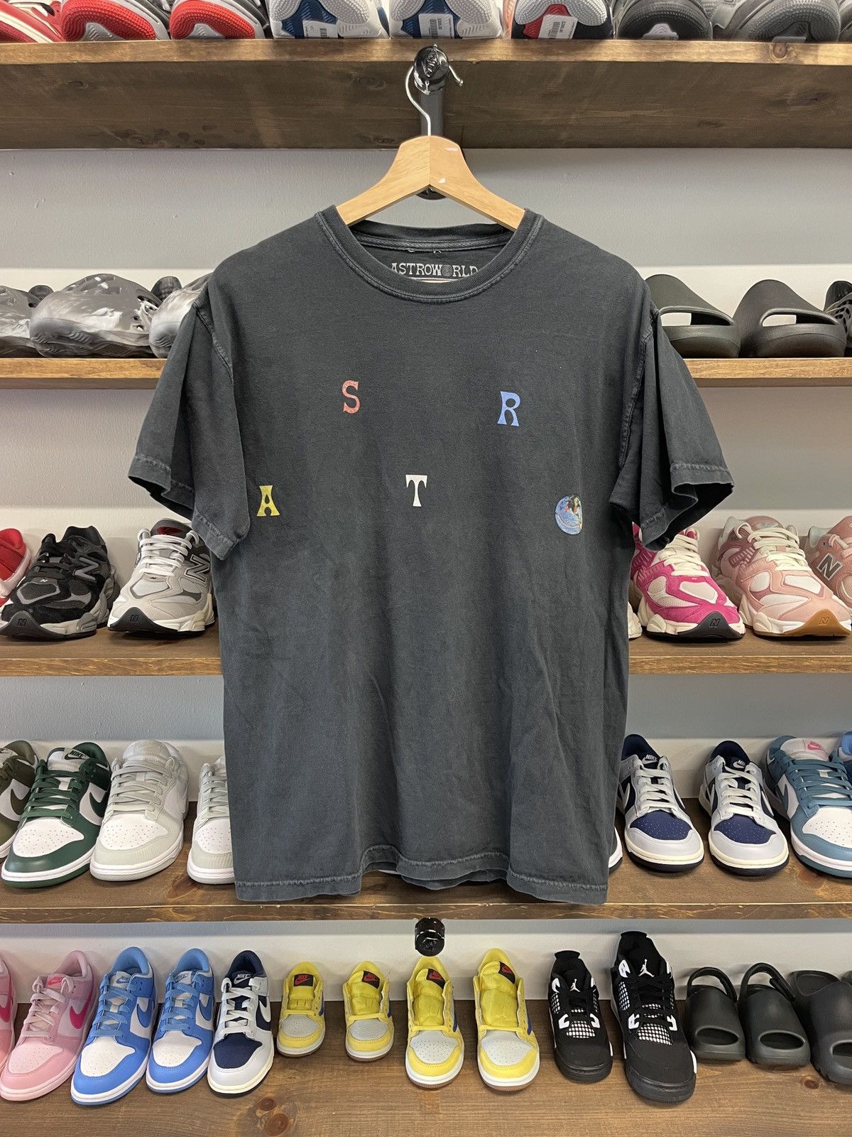 Travis Scott Travis Scott 2018 Astroworld Medium Size US M / EU 48-50 / 2 - 1 Thumbnail