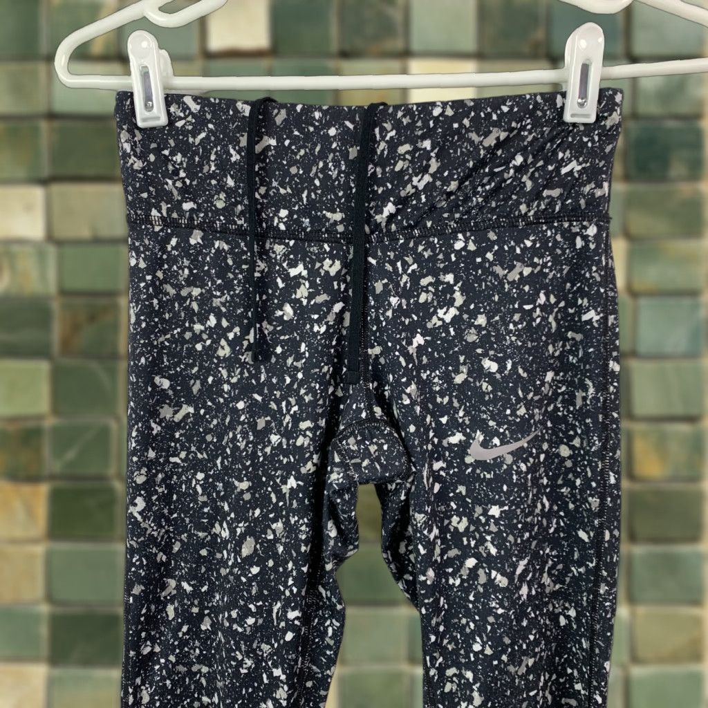 Nike Nike Essential Tights Womens XS Black Confetti 831667-010 Nike Dri-FIT Leggings Athletic XS Women Multicolor Casual Athleisure 27.25in Inseam Size ONE SIZE - 1 Thumbnail