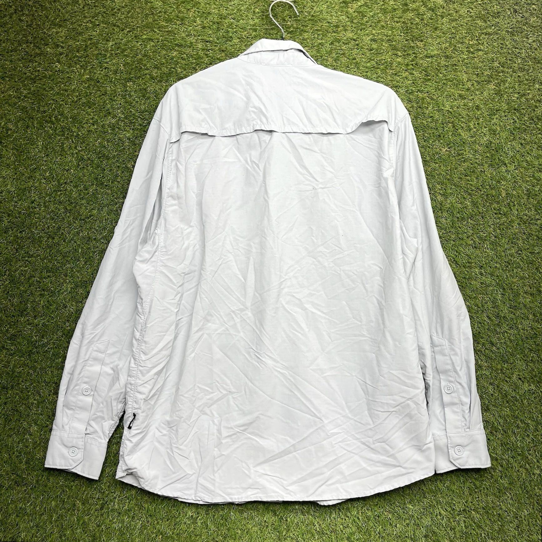Vintage Duluth Shirt Mens Medium Relaxed Fit Button-Up Nylon Polyester Gray Long Sleeve Vented Outdoor Casual Workwear 90s Theme? Size US M / EU 48-50 / 2 - 2 Thumbnail