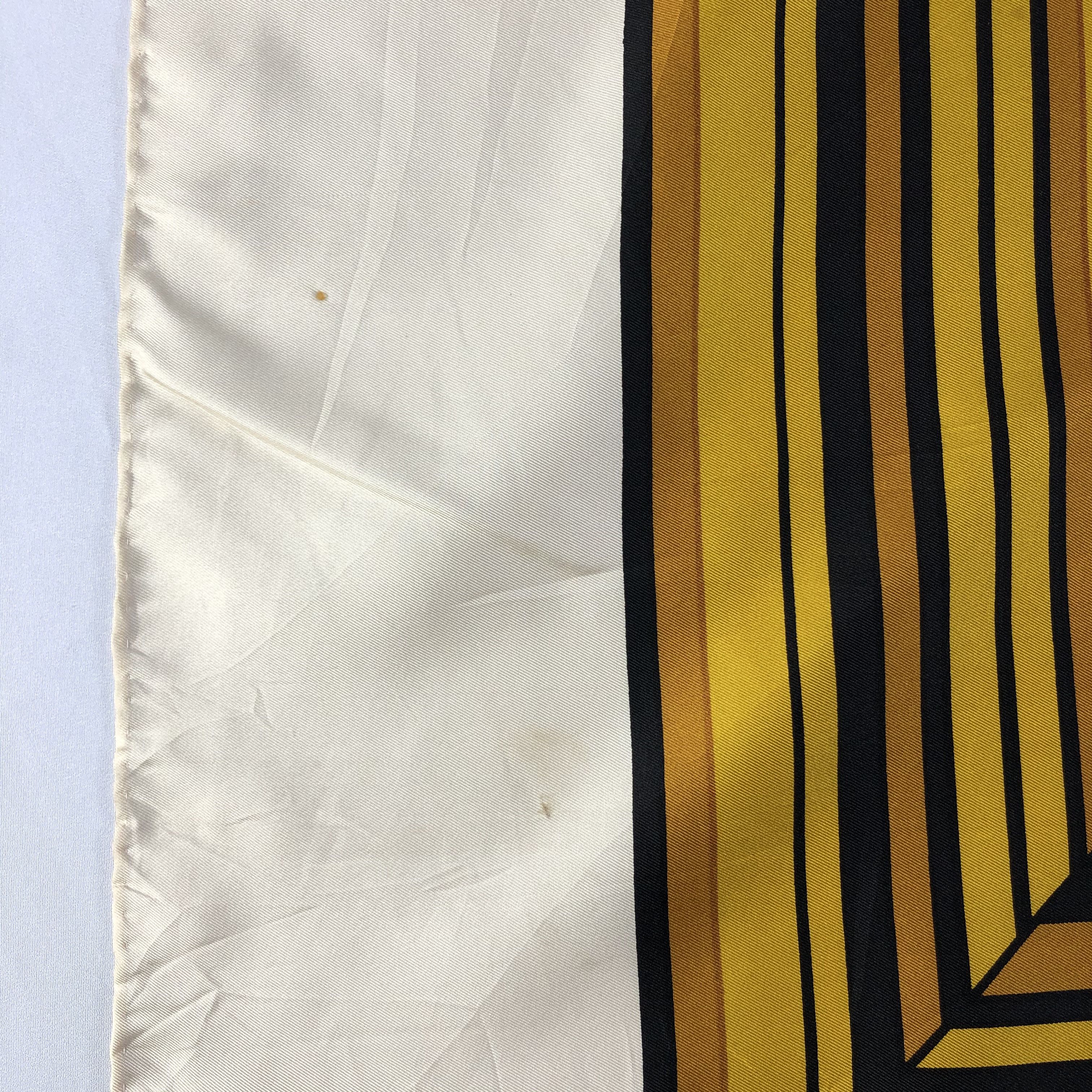 Vintage Vintage Yves Vacarisas Silk Scarf Size ONE SIZE - 8 Thumbnail