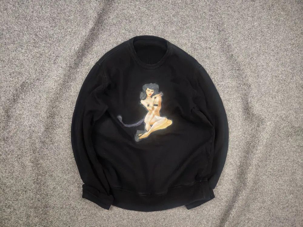 Givenchy Givenchy Girl Logo Embroidery Authentic Crewneck Sweatshirt Size US S / EU 44-46 / 1 - 1 Thumbnail