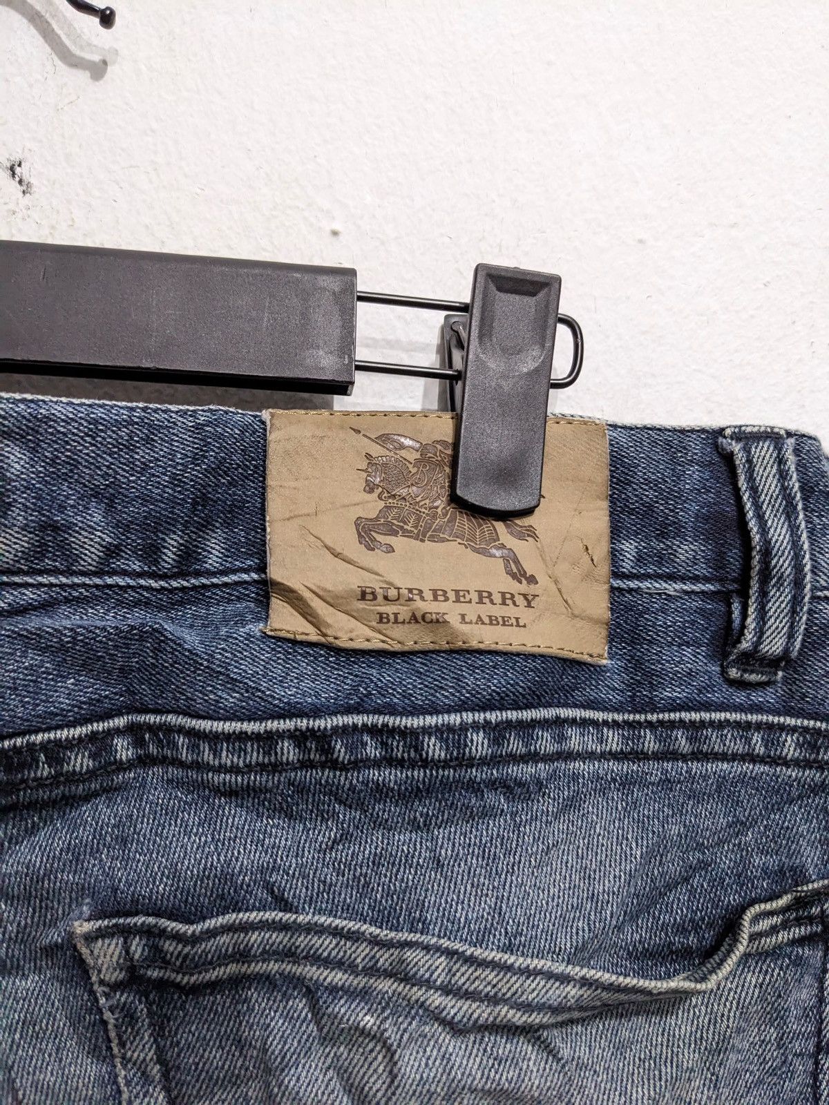 Burberry DISTRESSED BURBERRY PAINTS JEANS PANTS Size US 32 / EU 48 - 4 Thumbnail