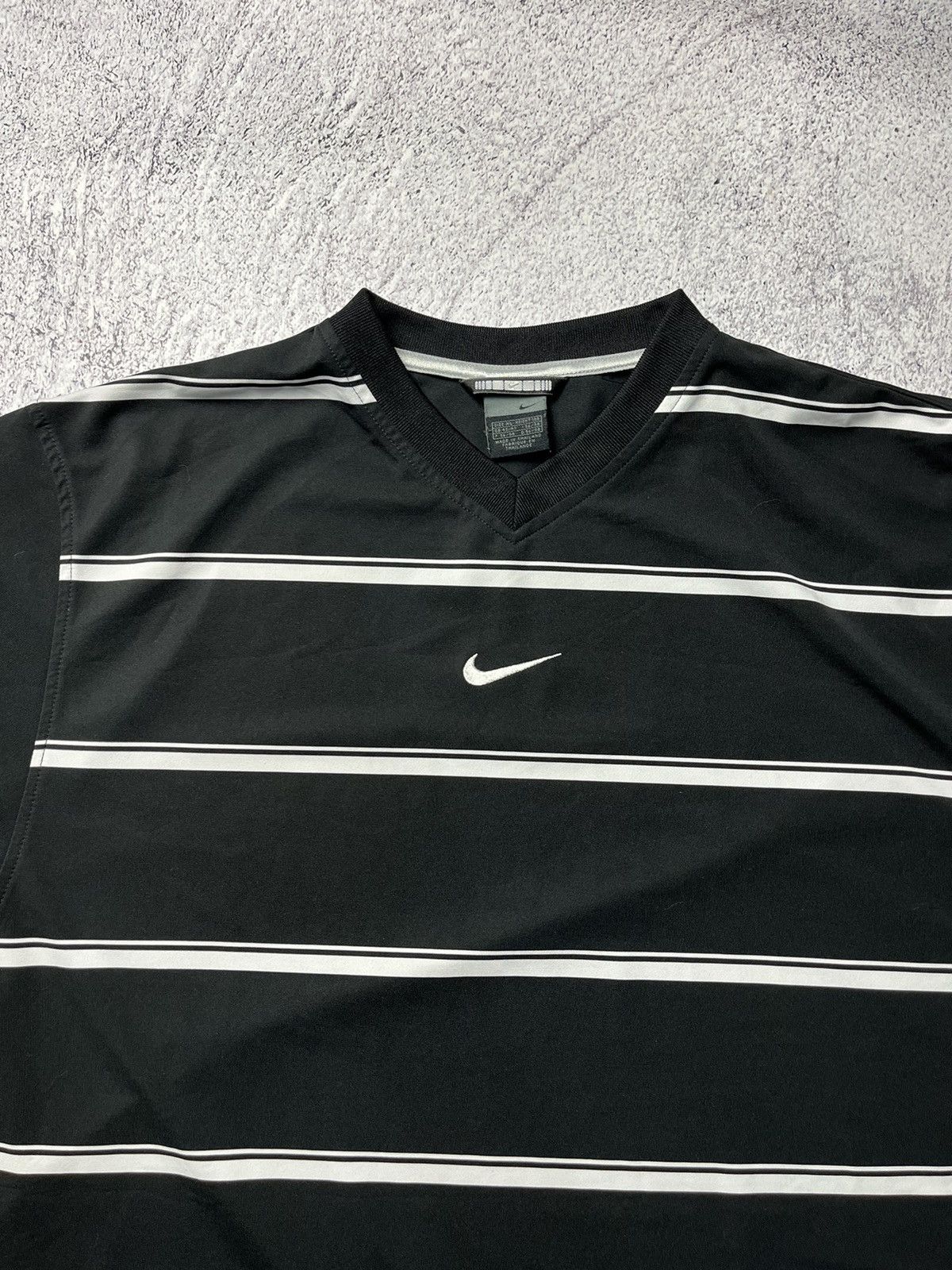 Nike Mens Vintage Nike T-Shirt centre swoosh Rare Size US XL / EU 56 / 4 - 10 Thumbnail