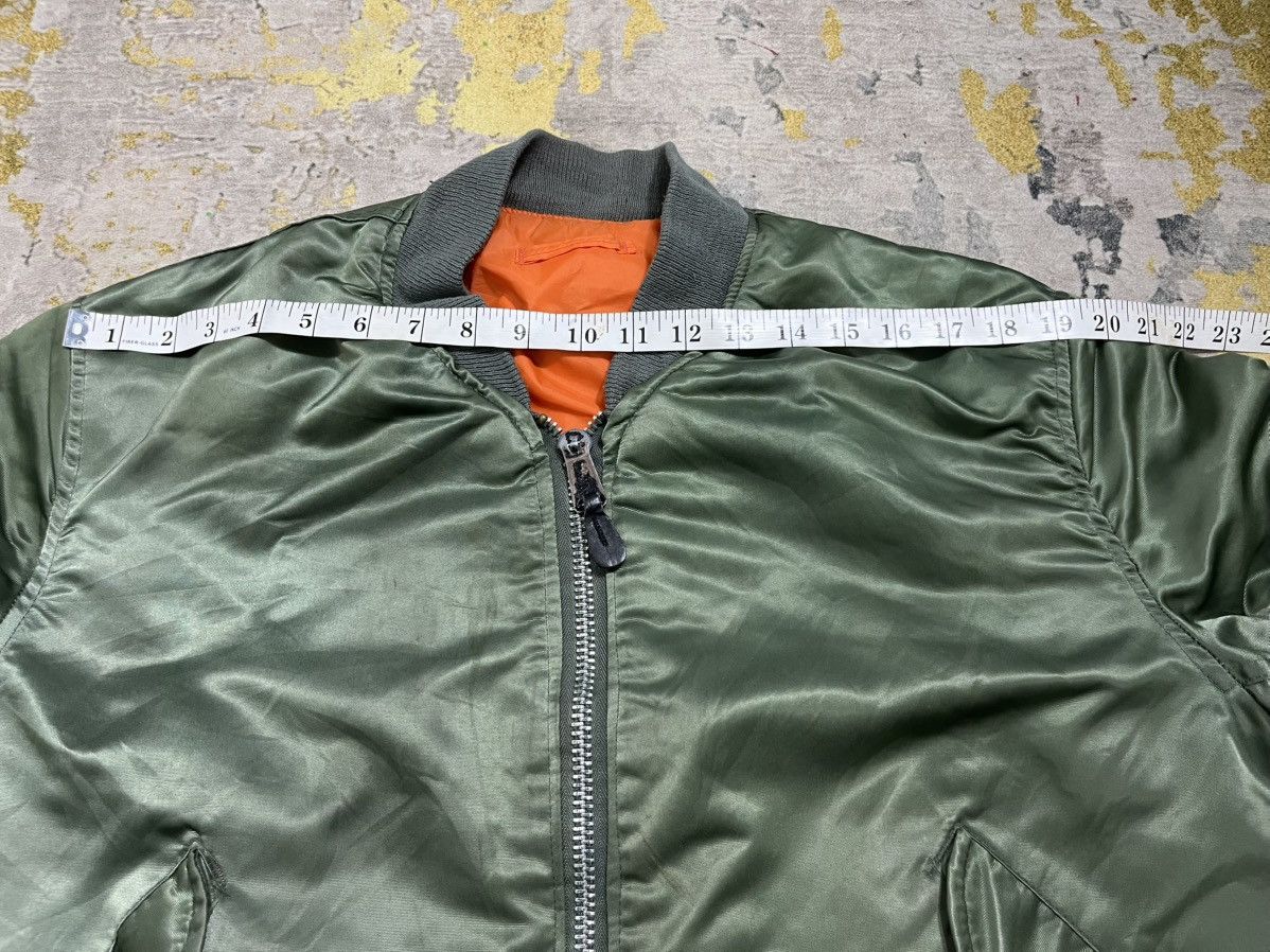 Vintage Vintage Jacket Flyers itermediate MA-1 Riversible Distressed Size US L / EU 52-54 / 3 - 19 Thumbnail