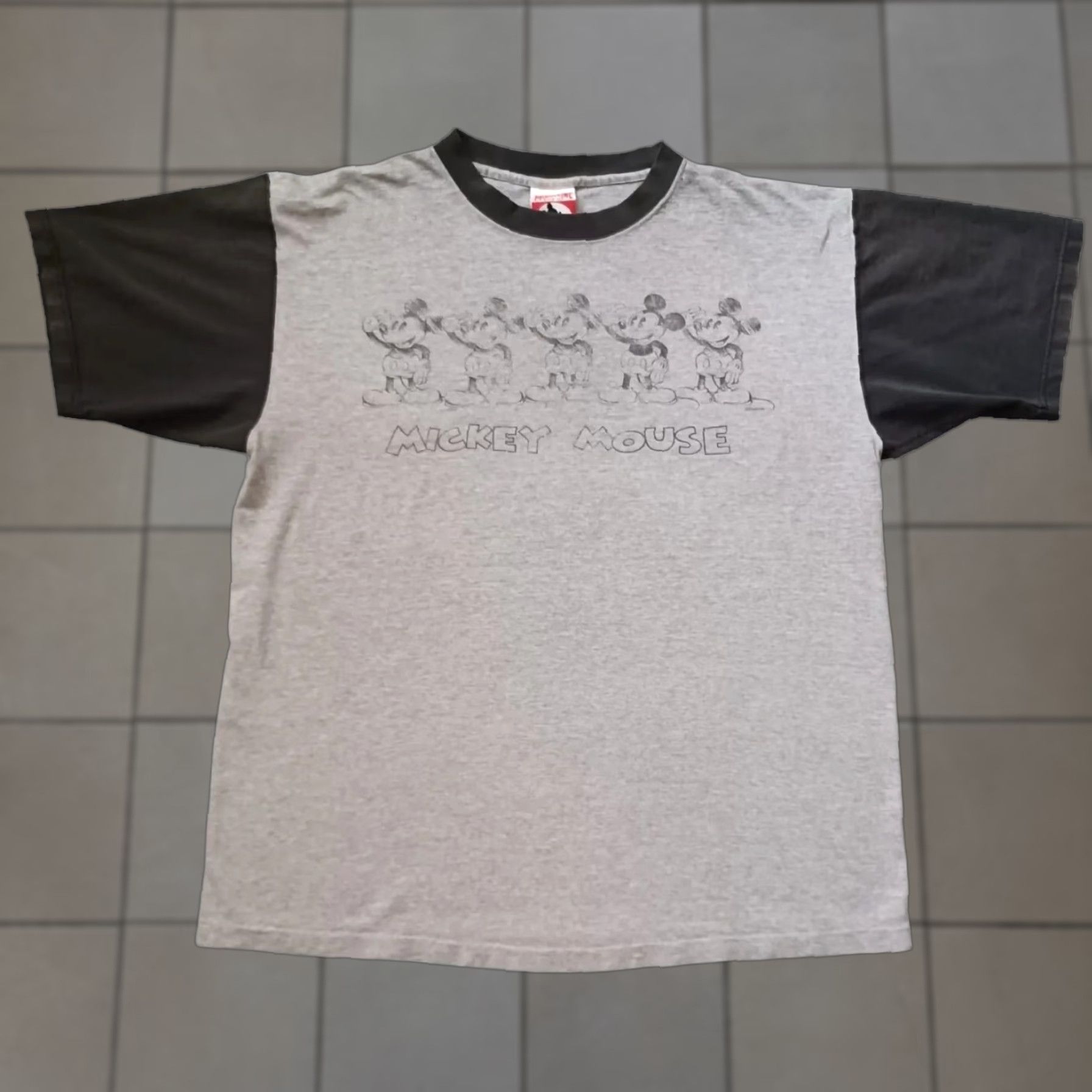 Disney VINTAGE Disney T Shirt Mens Large Gray Mickey Mouse Graphic Short Sleeve 90s Size US L / EU 52-54 / 3 - 1 Thumbnail