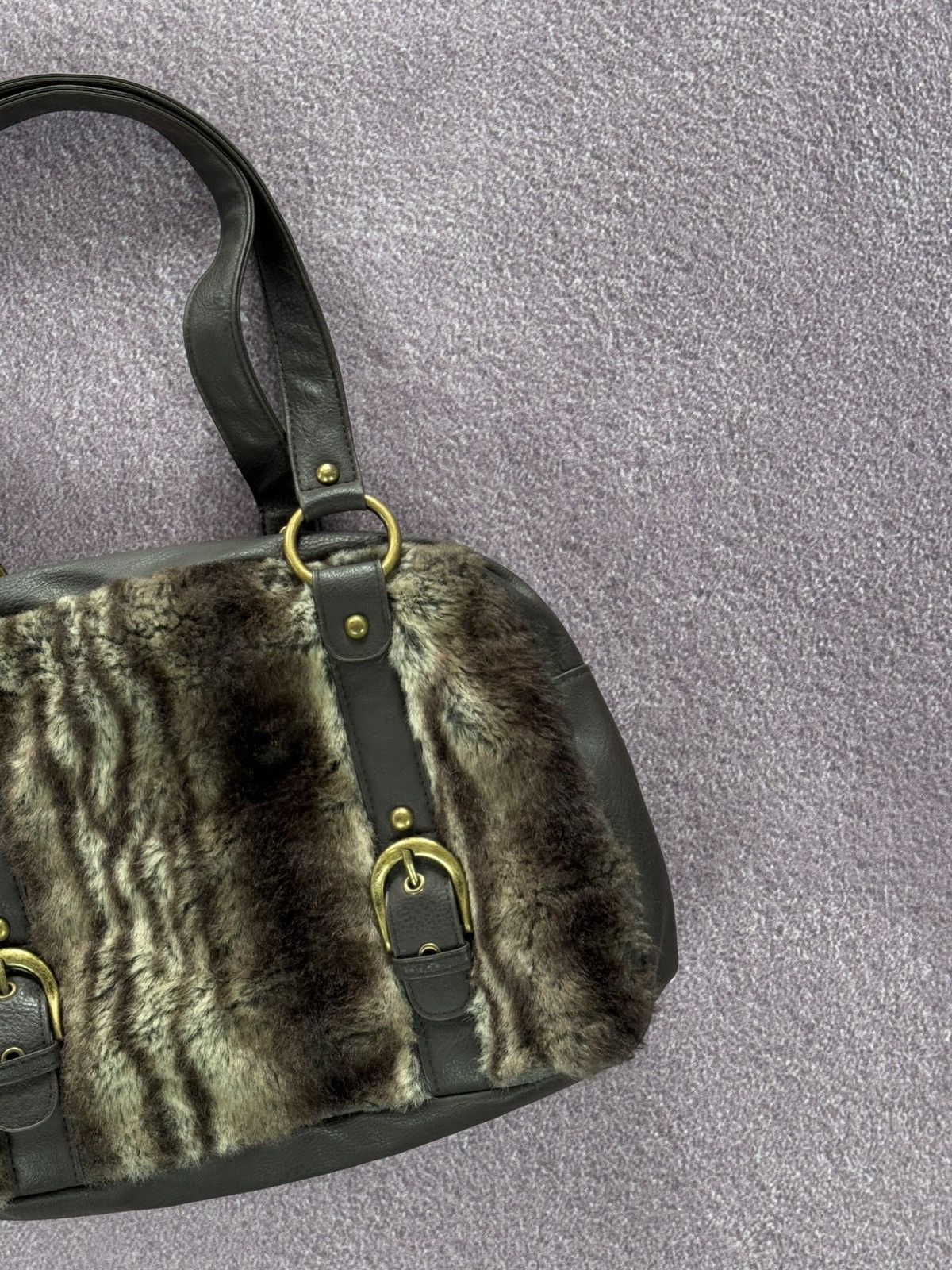 Japanese Brand VINTAGE Y2K FAUX FUR BAG HANDLE SMALL LEATHER Size ONE SIZE - 5 Thumbnail
