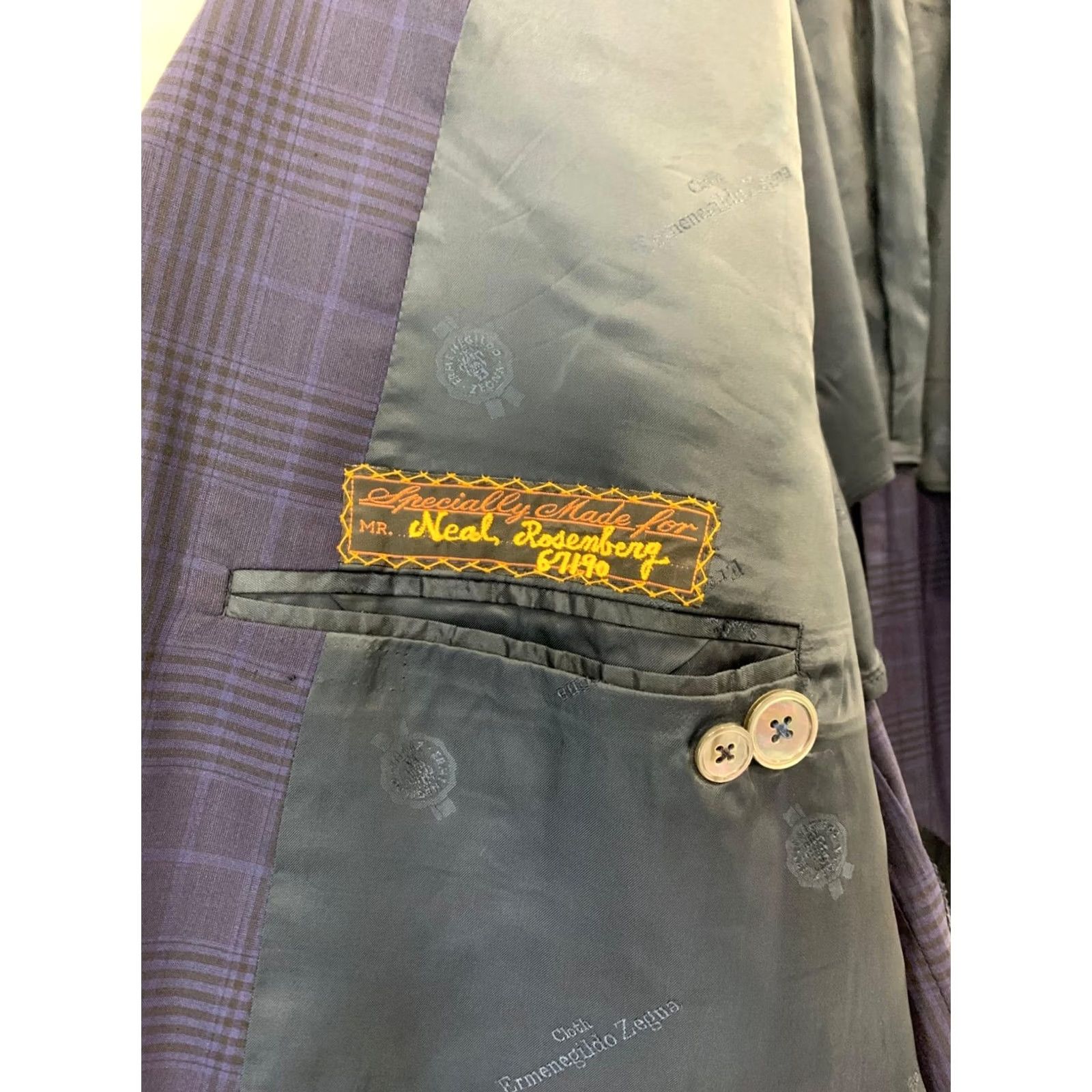 Ermenegildo Zegna VINTAGE Ermenegildo Zegna Trofeo 600 Blazer Mens 52 Chest Navy Plaid Wool Silk Italy Blazer Mens 52 Navy Plaid Wool Silk Trofeo 600 Italy Size 52R - 4 Thumbnail