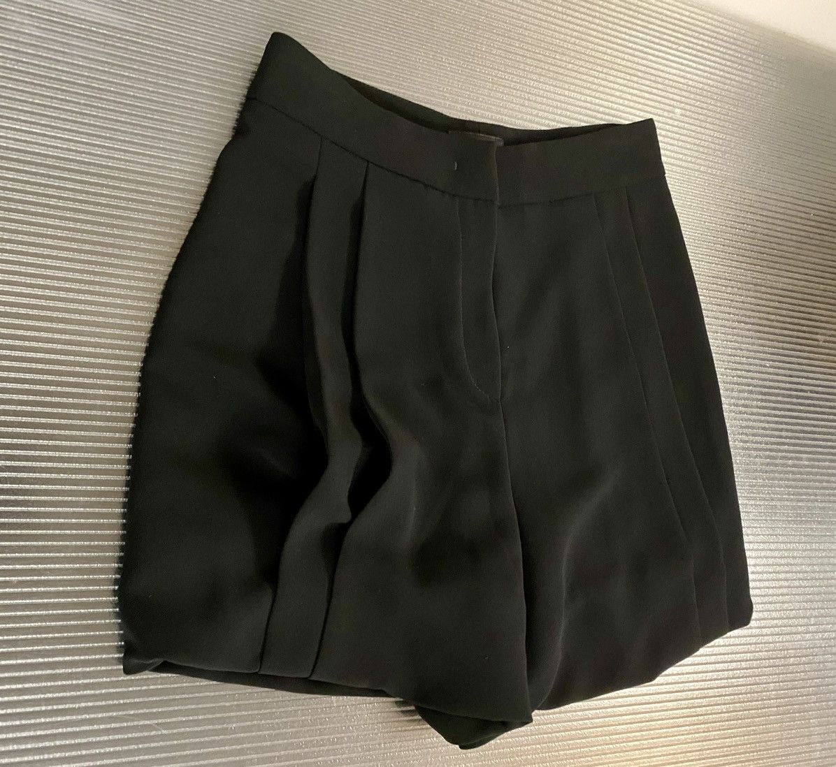 Emporio Armani Emporio Armani black dual full pleated leg shorts 40 New Size 27" / US 4 / IT 40 - 4 Thumbnail