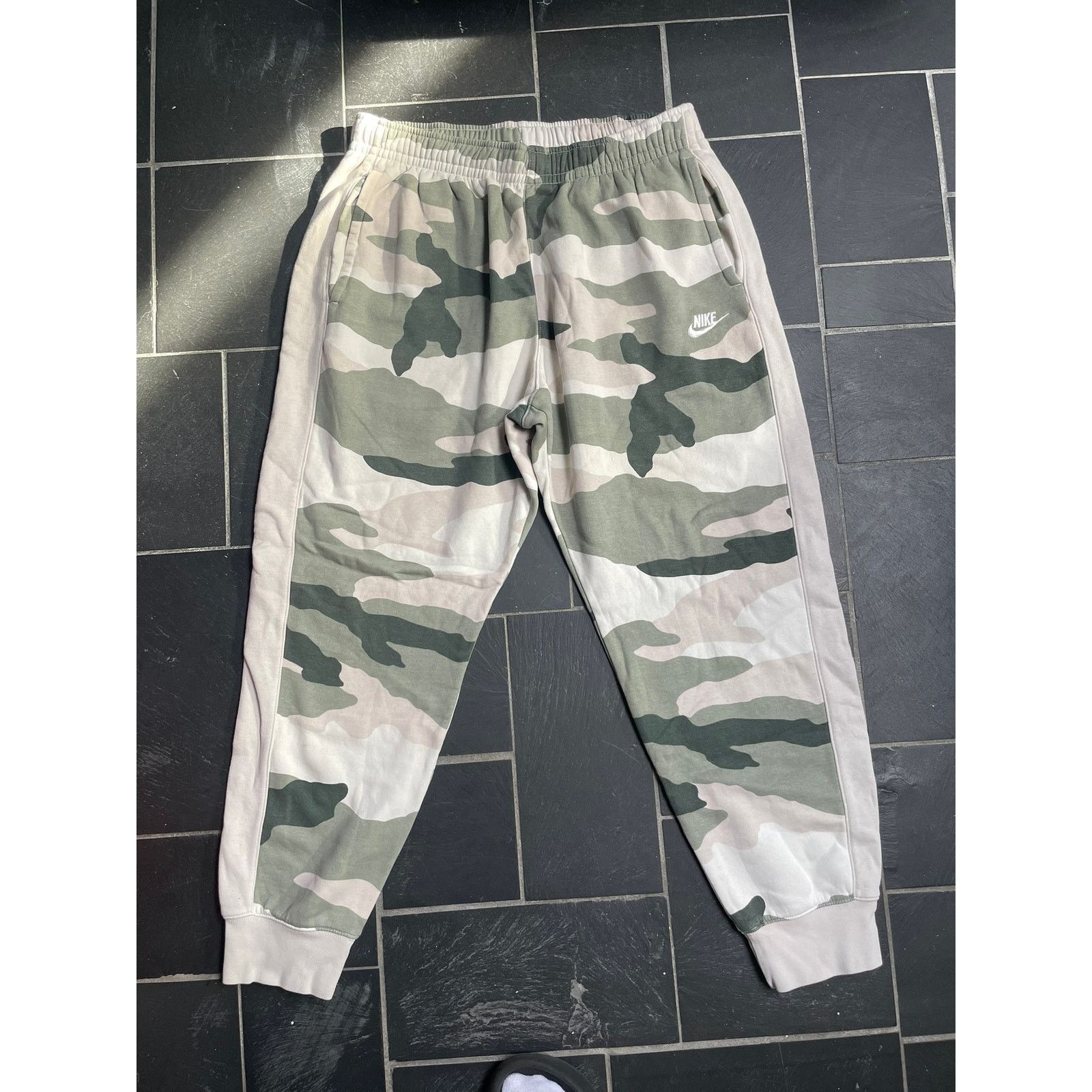 Nike Nike Fleece White Camo Jogger Sweatpants Size Large Size US 34 / EU 50 - 1 Thumbnail