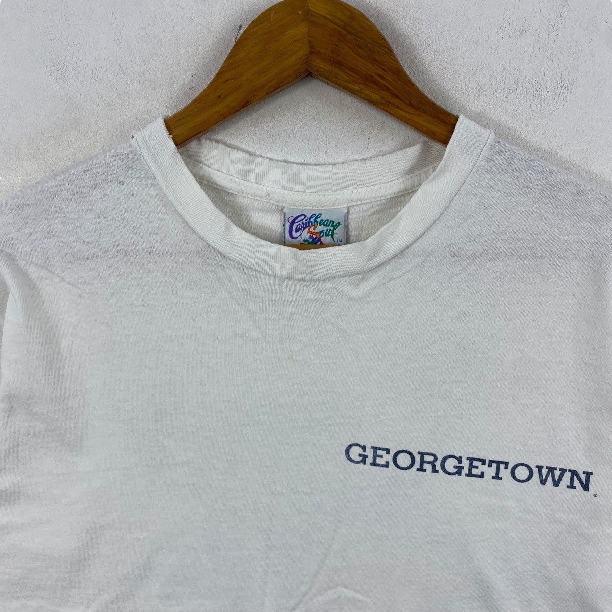 Vintage Vintage 90's GEORGETOWN HOYAS Basketball Graphic Distressed Size US L / EU 52-54 / 3 - 4 Thumbnail