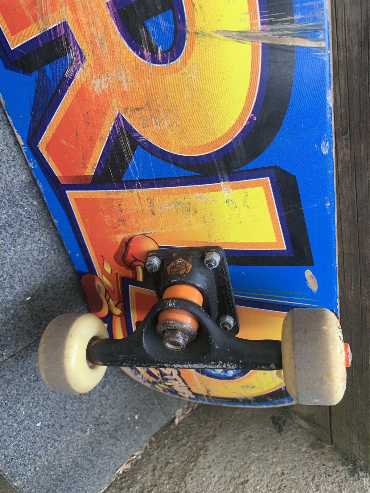 World Industries World Industries board/tensor trucks. Worn. Size ONE SIZE - 2 Thumbnail
